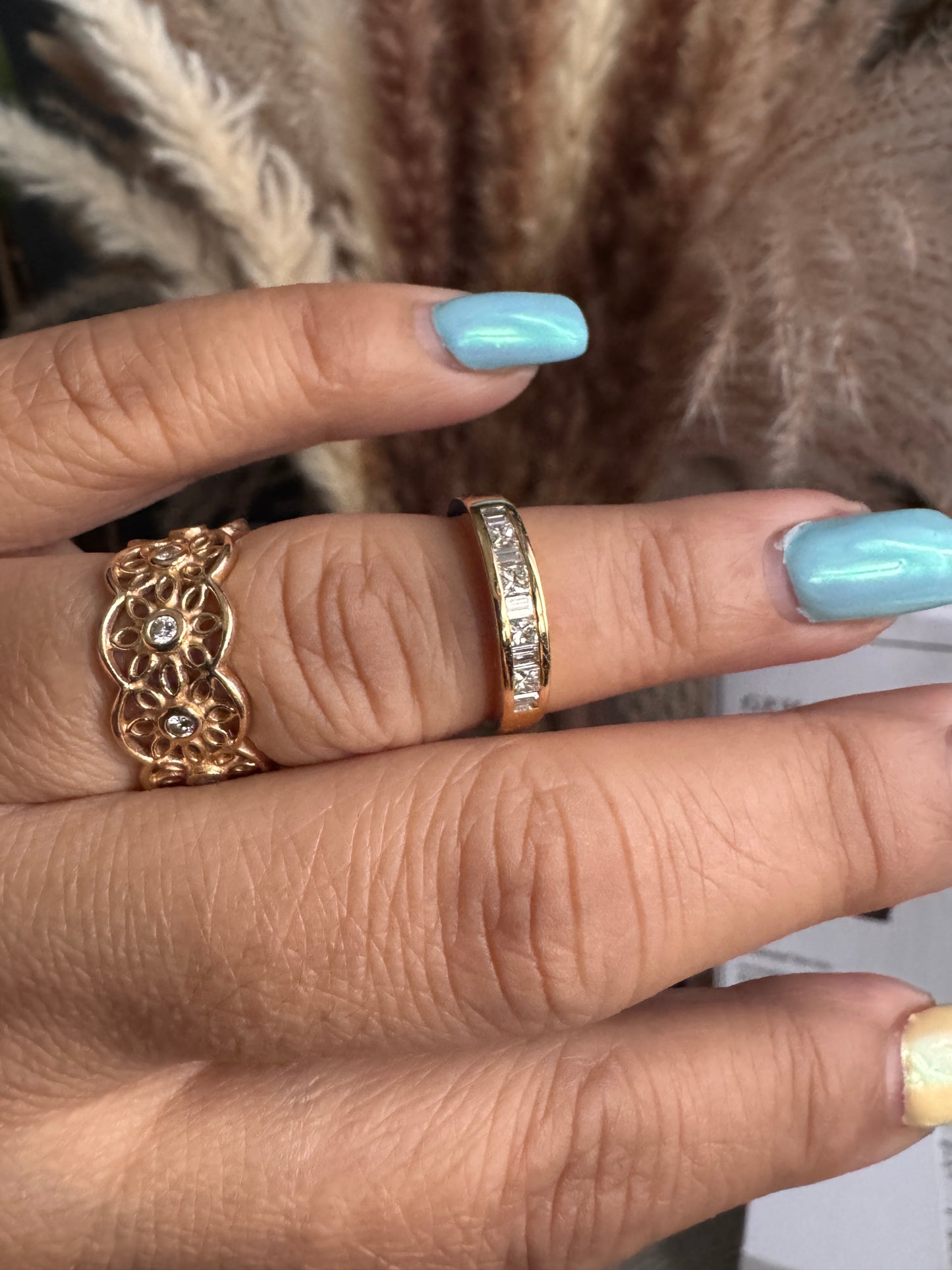 18 k Gold Band with Natural Diamonds