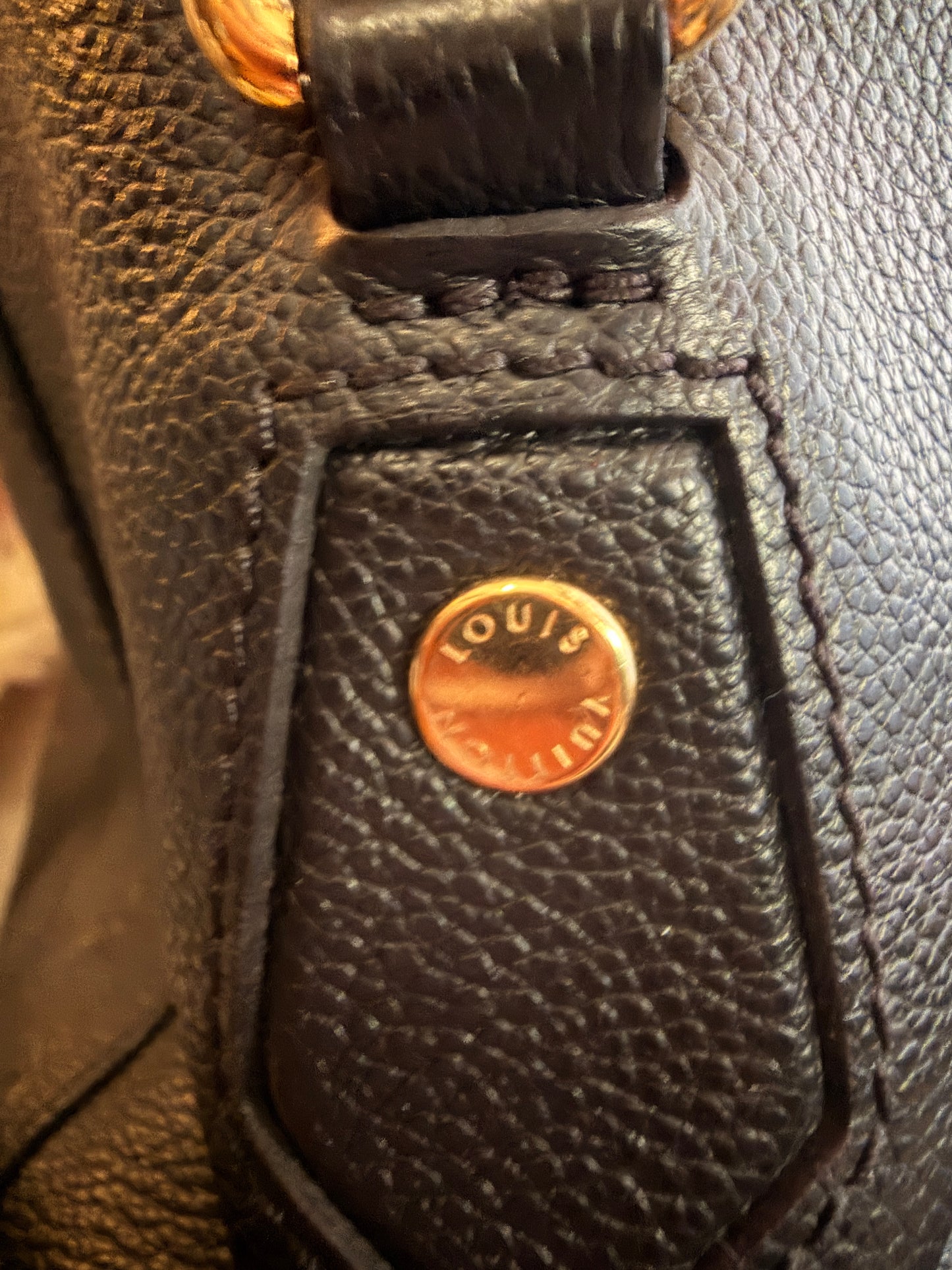 LOUIS VUITTON Empreinte Bagatelle in Noir