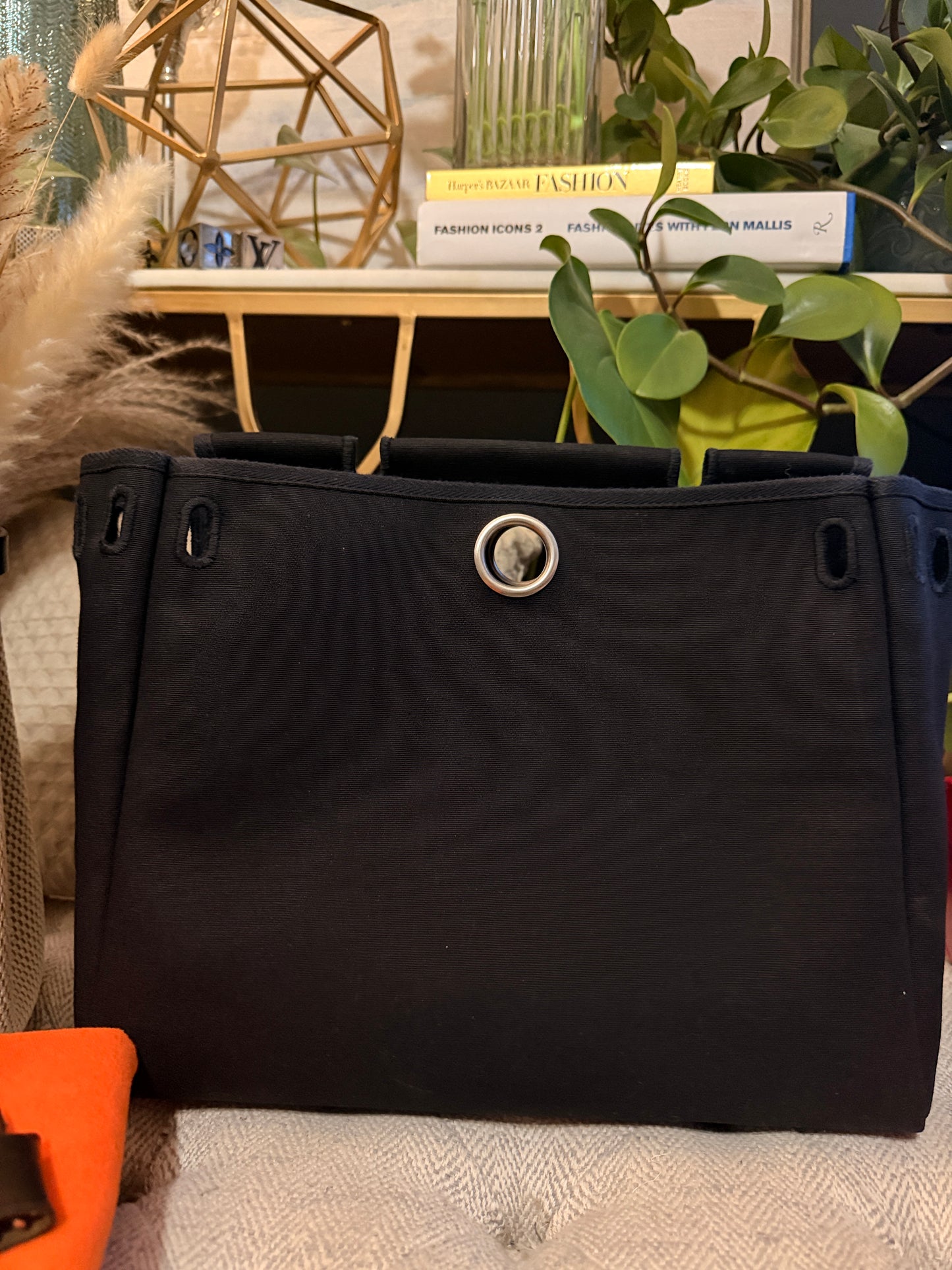 HERMES
Vache Hunter Criss Viking Herbag PM 31 Natural Black with Black Replacement bag