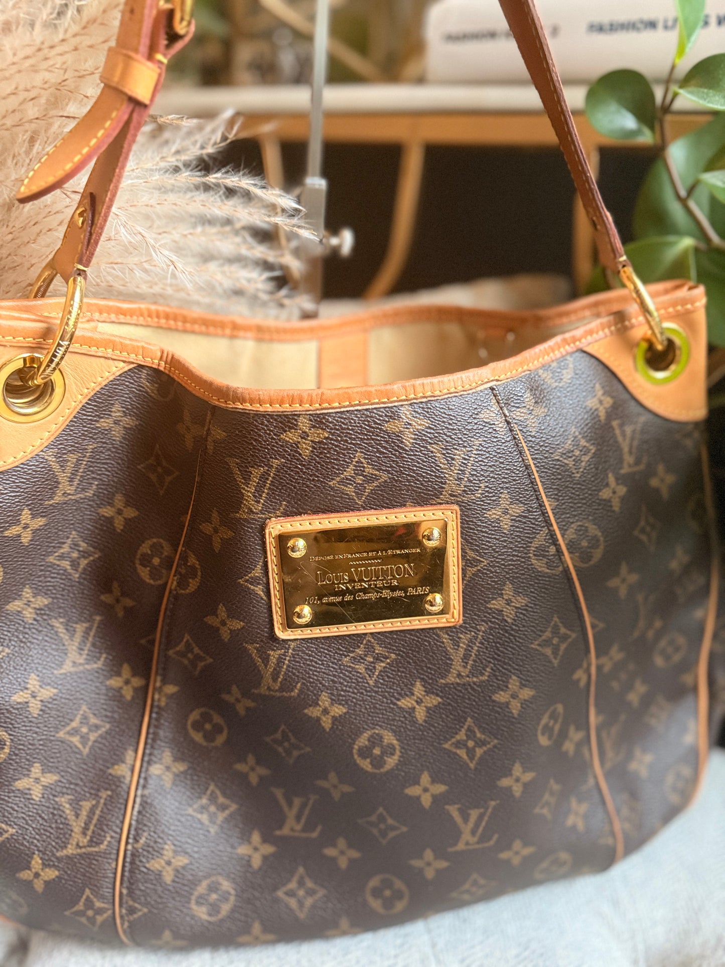 Louis Vuitton Galliera PM