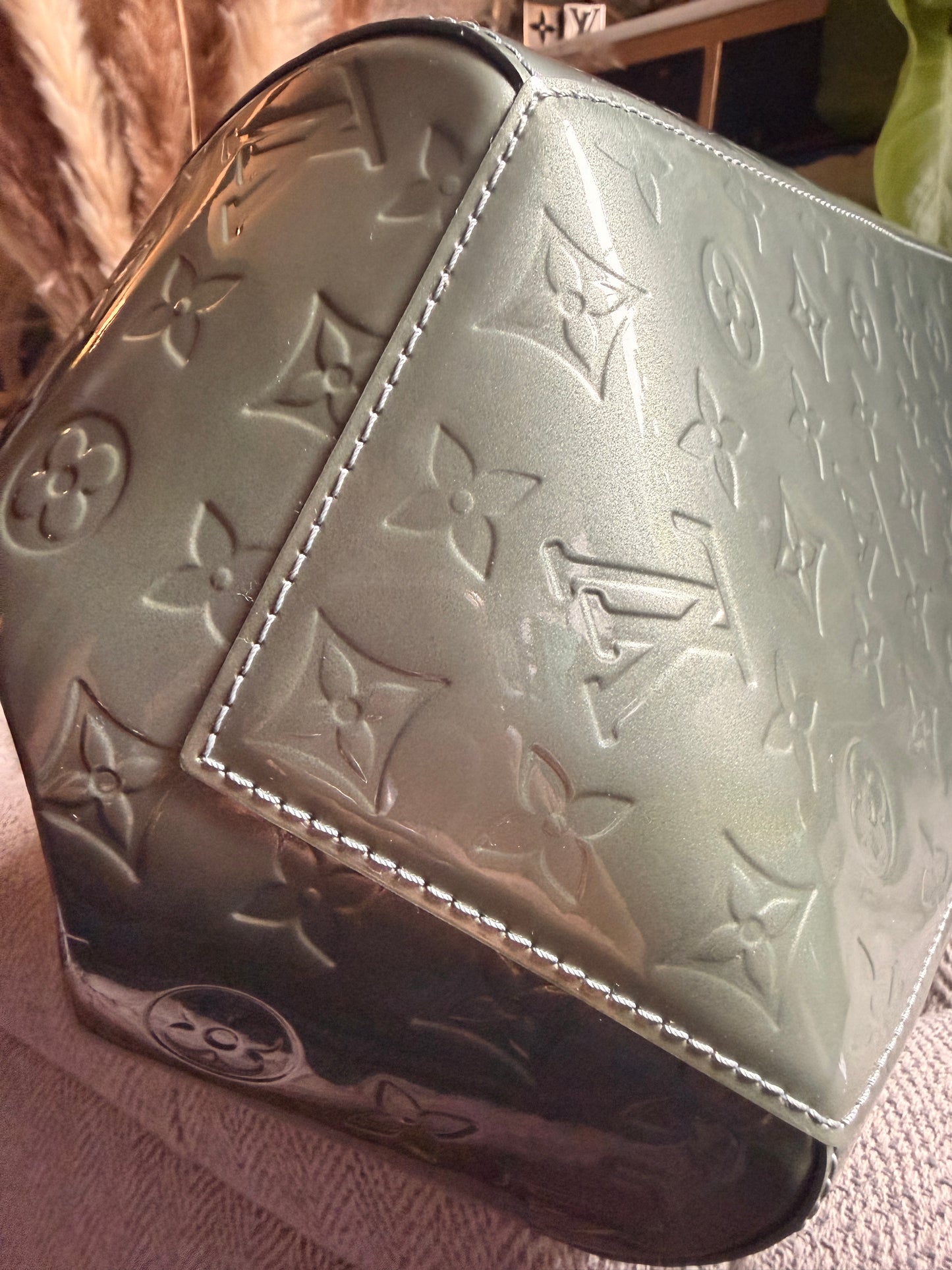 Louis Vuitton Sherwood GM in Givre