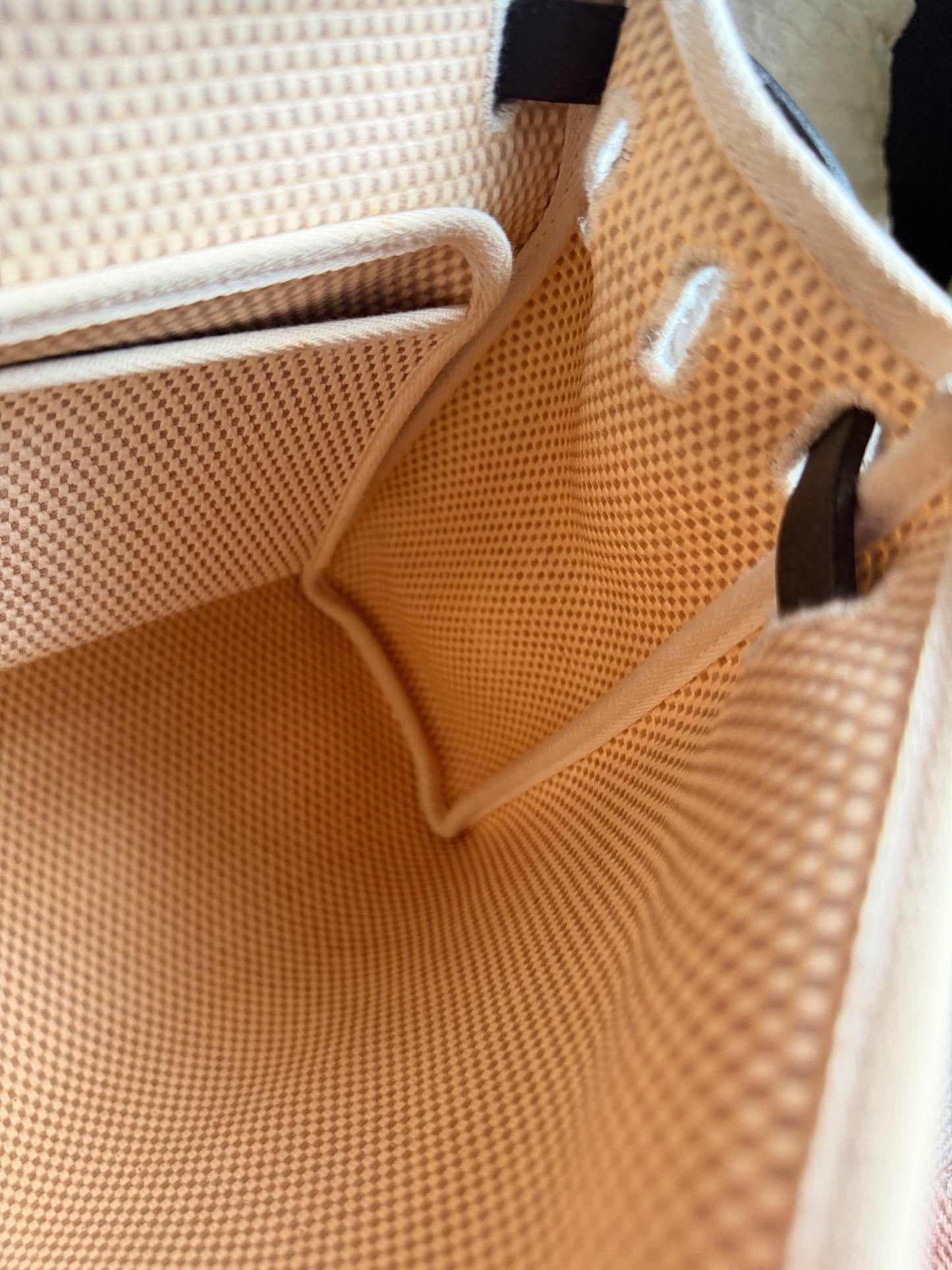 HERMES
Vache Hunter Criss Viking Herbag PM 31 Natural Black with Black Replacement bag