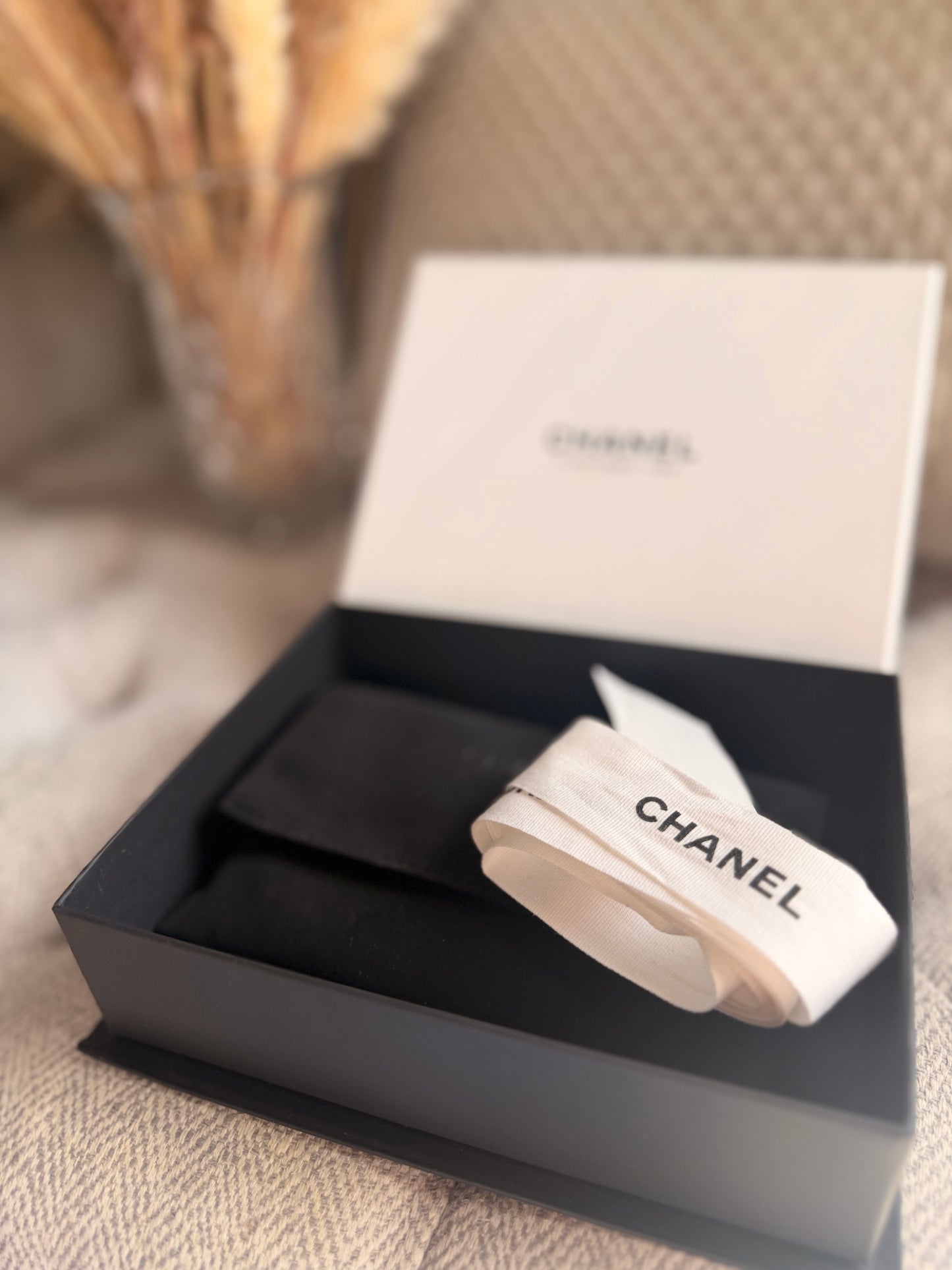 NEW 23S CHANEL Caviar Crystals Card Holder Black BIG Gold CC STRASS Wallet