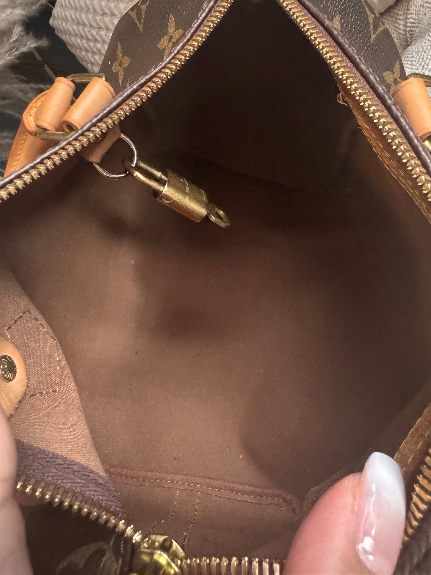 Louis Vuitton Speedy B 25 in monogram