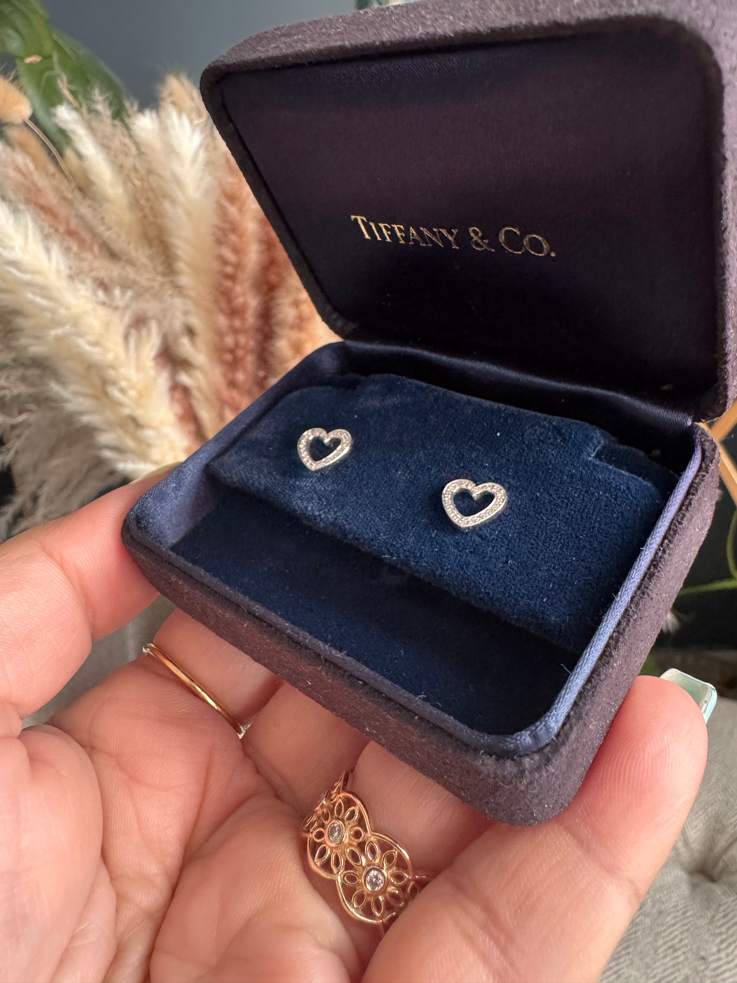 Tiffany&Co 18k White Gold Diamond Heart Earrings