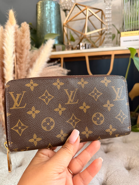 Louis Vuitton Zippy Wallet
