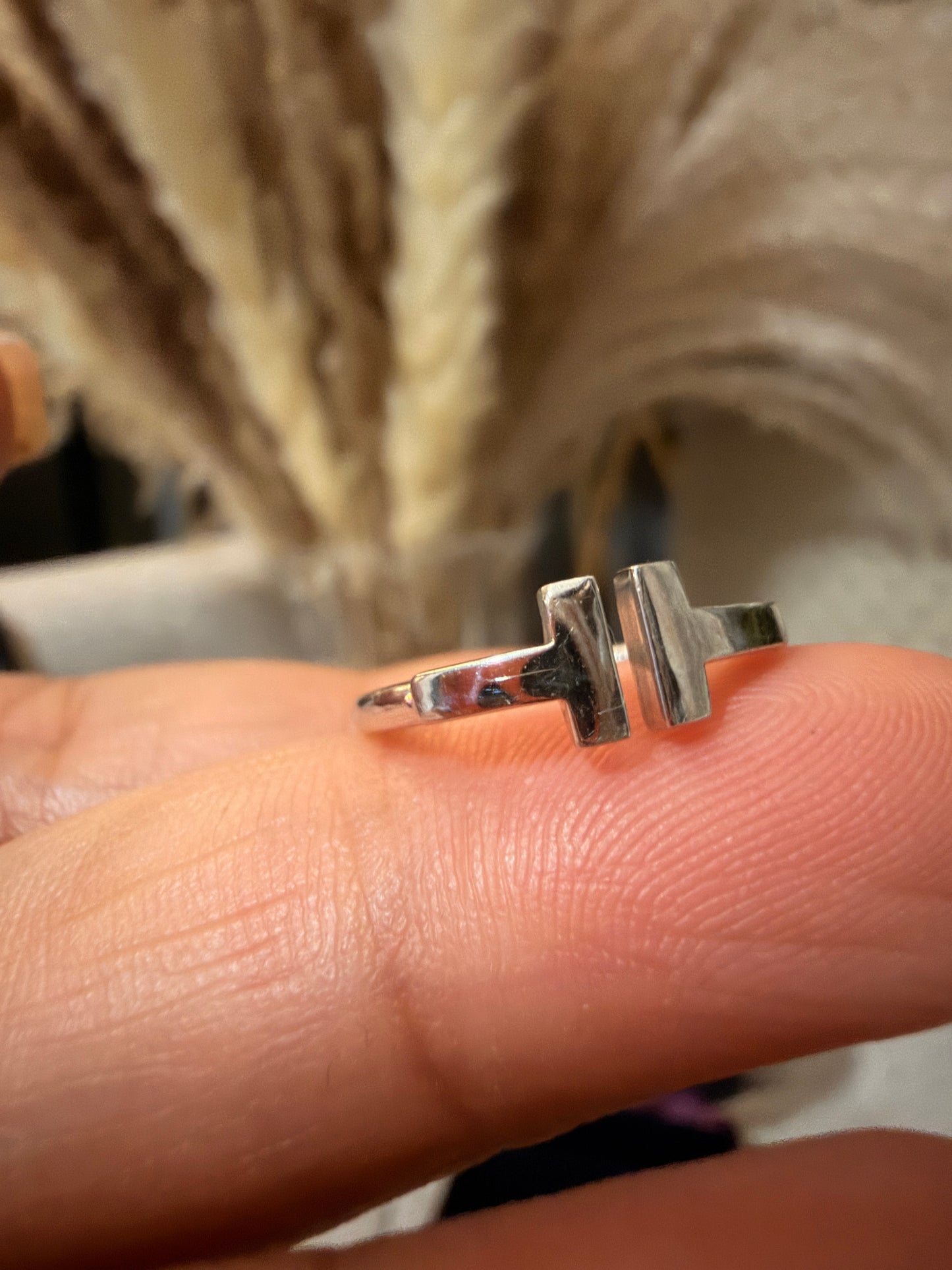 Tiffany&Co T Wire Ring in White Gold sz4.25