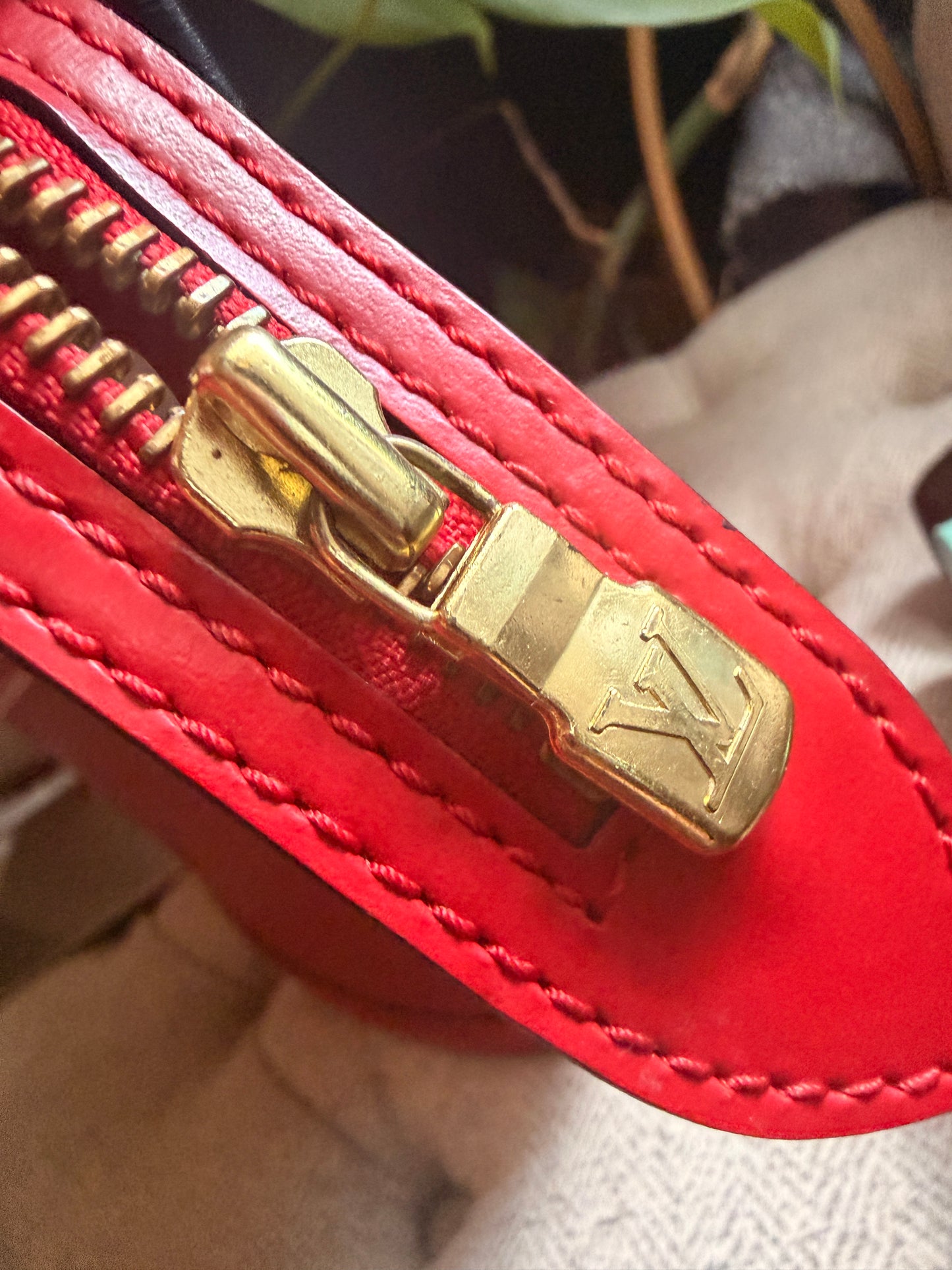 Louis Vuitton Vintage St. Jacques in Epi-Short Strap