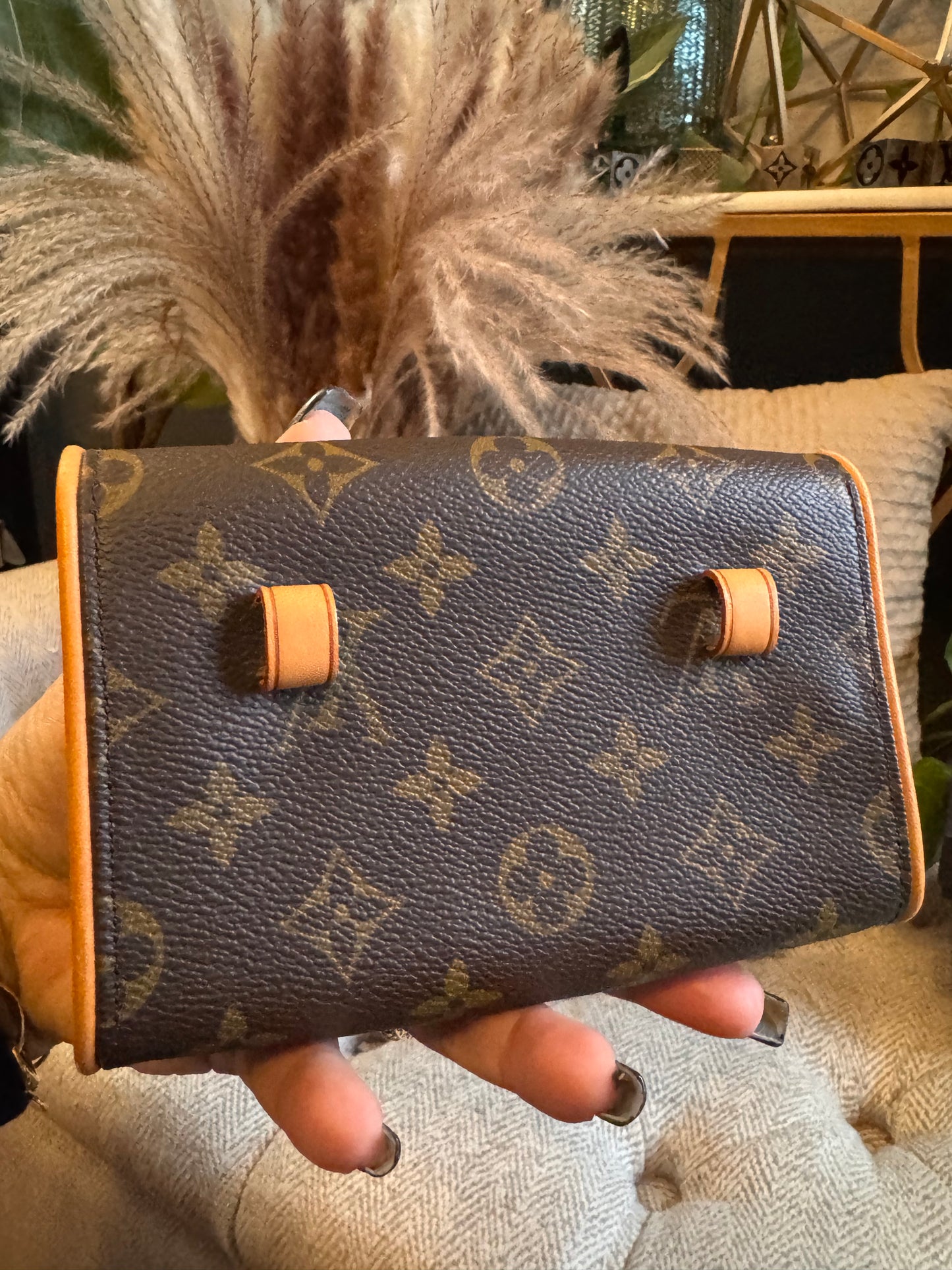 Louis Vuitton Pochette Florentine size SMALL