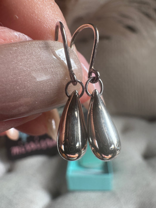 Tiffany&Co Teardrop Earrings in 925 Sterling Silver