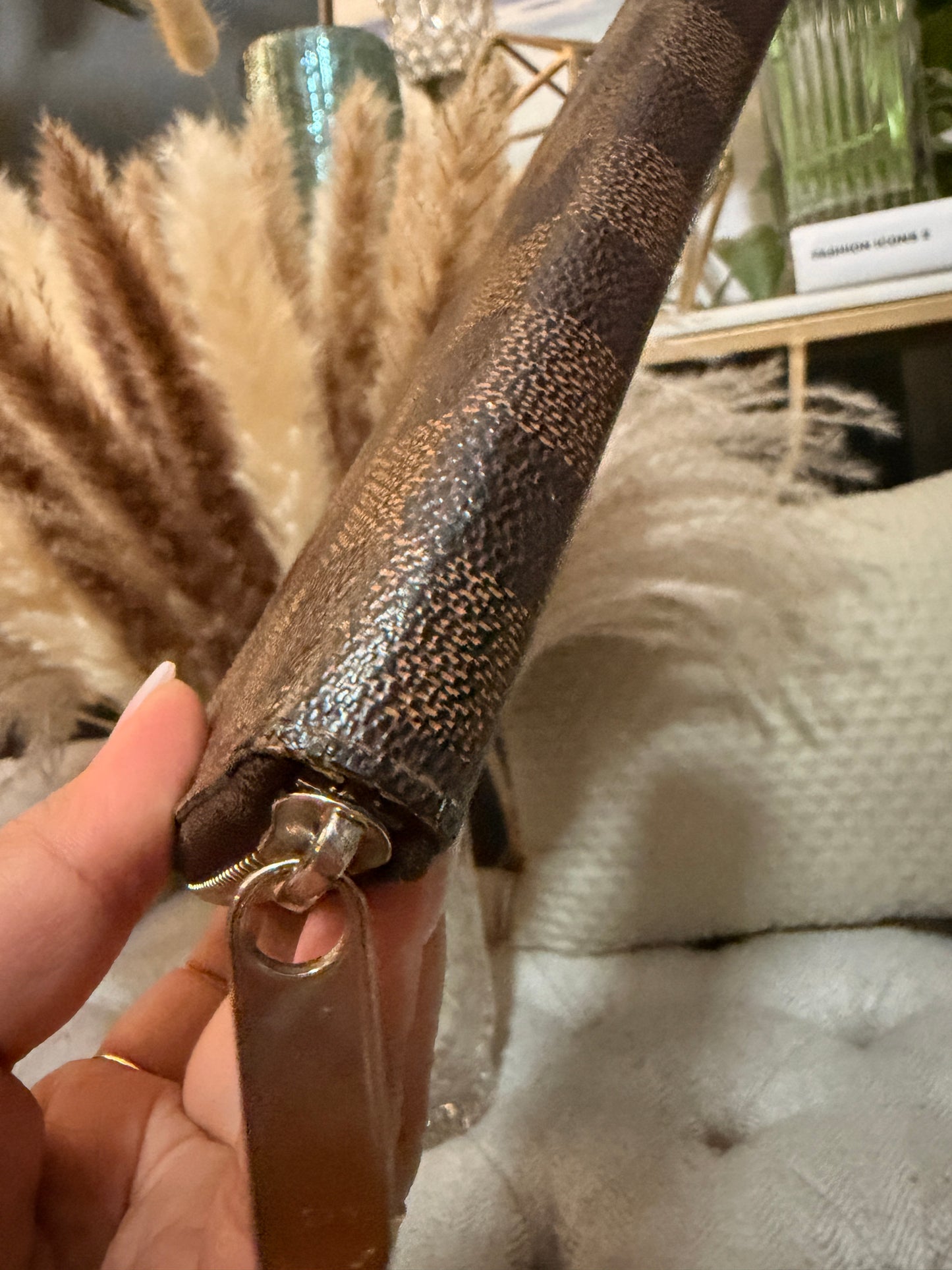 Louis Vuitton Zippy Wallet in Damier Ebene