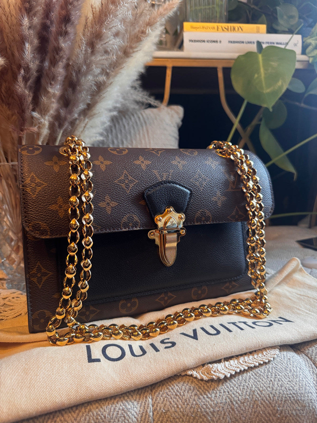 Louis Vuitton Victoire in Monogram and Black Calfskin