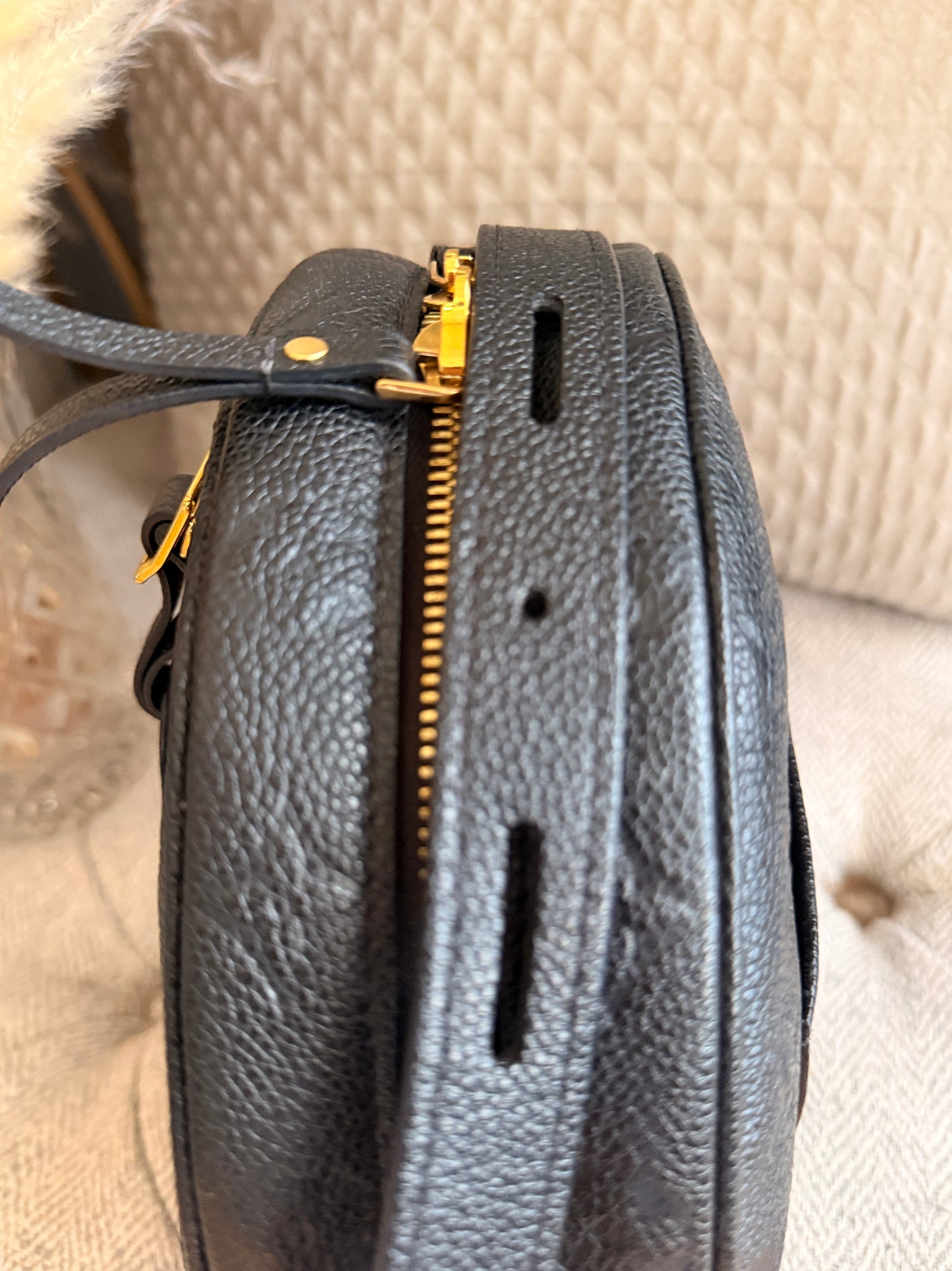 Louis Vuitton Boite Chapeau in Empreinte Noir