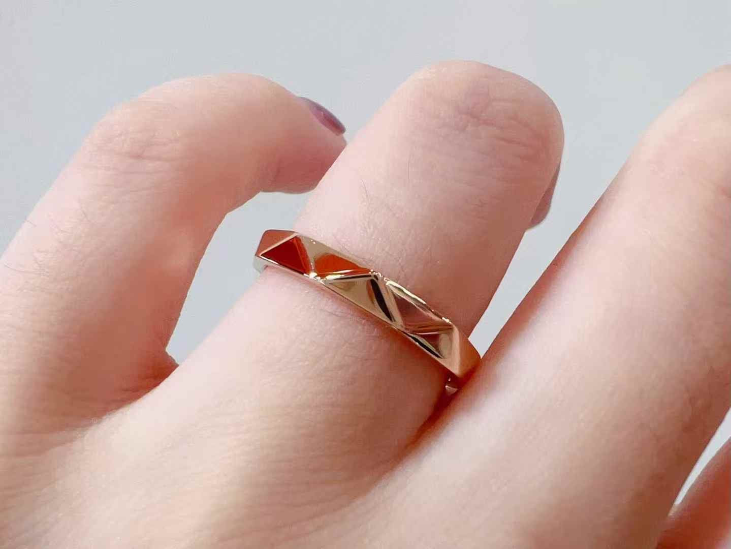 FOR PRE-ORDER ONLY-LAURENCE GRAFF Signature Ring in Rose Gold
