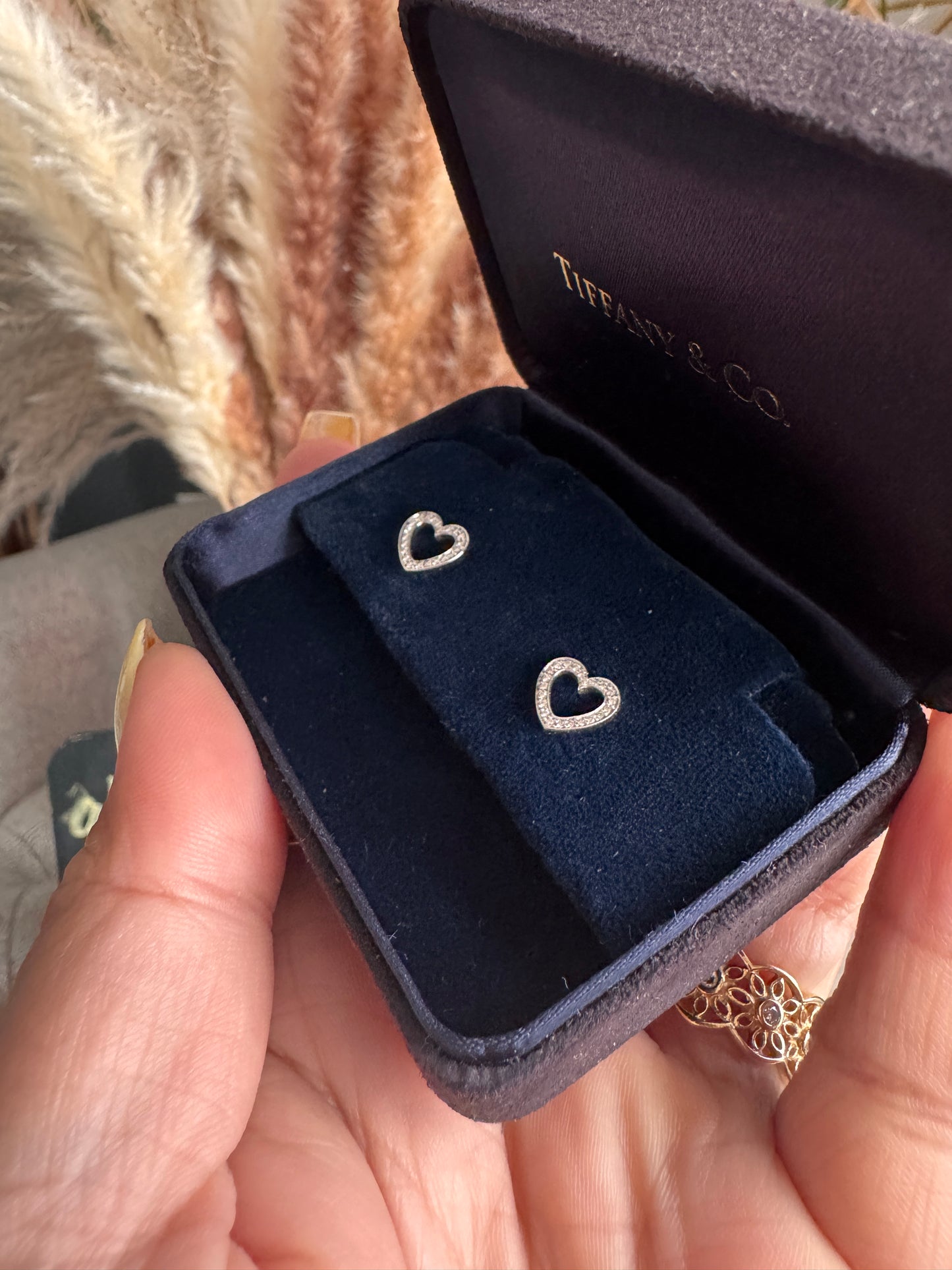 Tiffany&Co 18k White Gold Diamond Heart Earrings