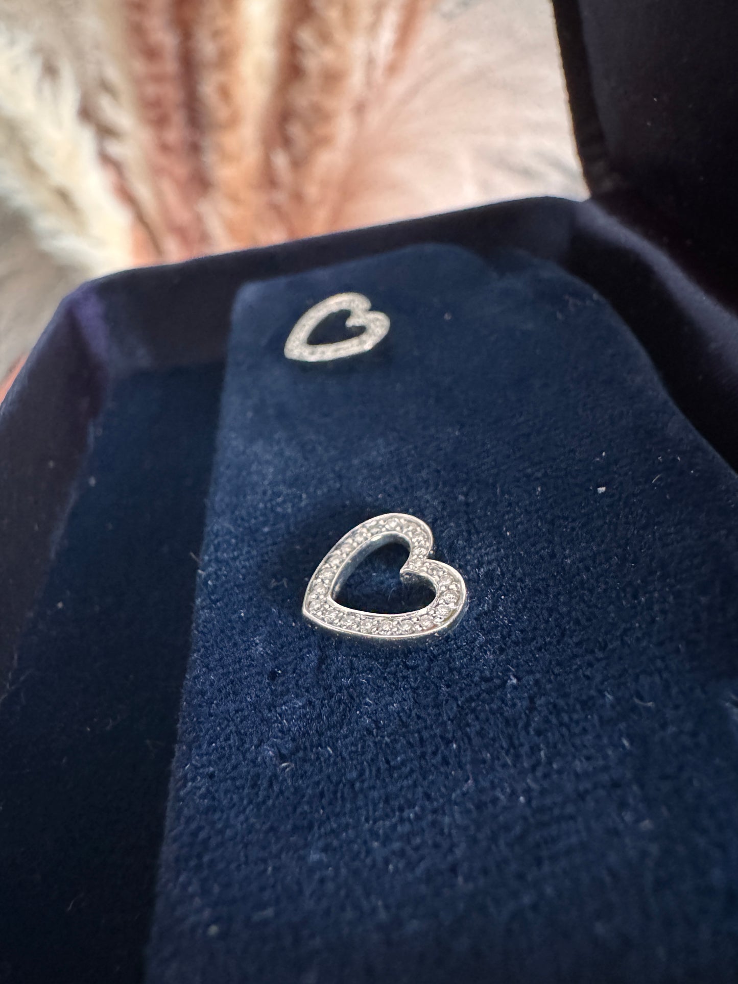 Tiffany&Co 18k White Gold Diamond Heart Earrings