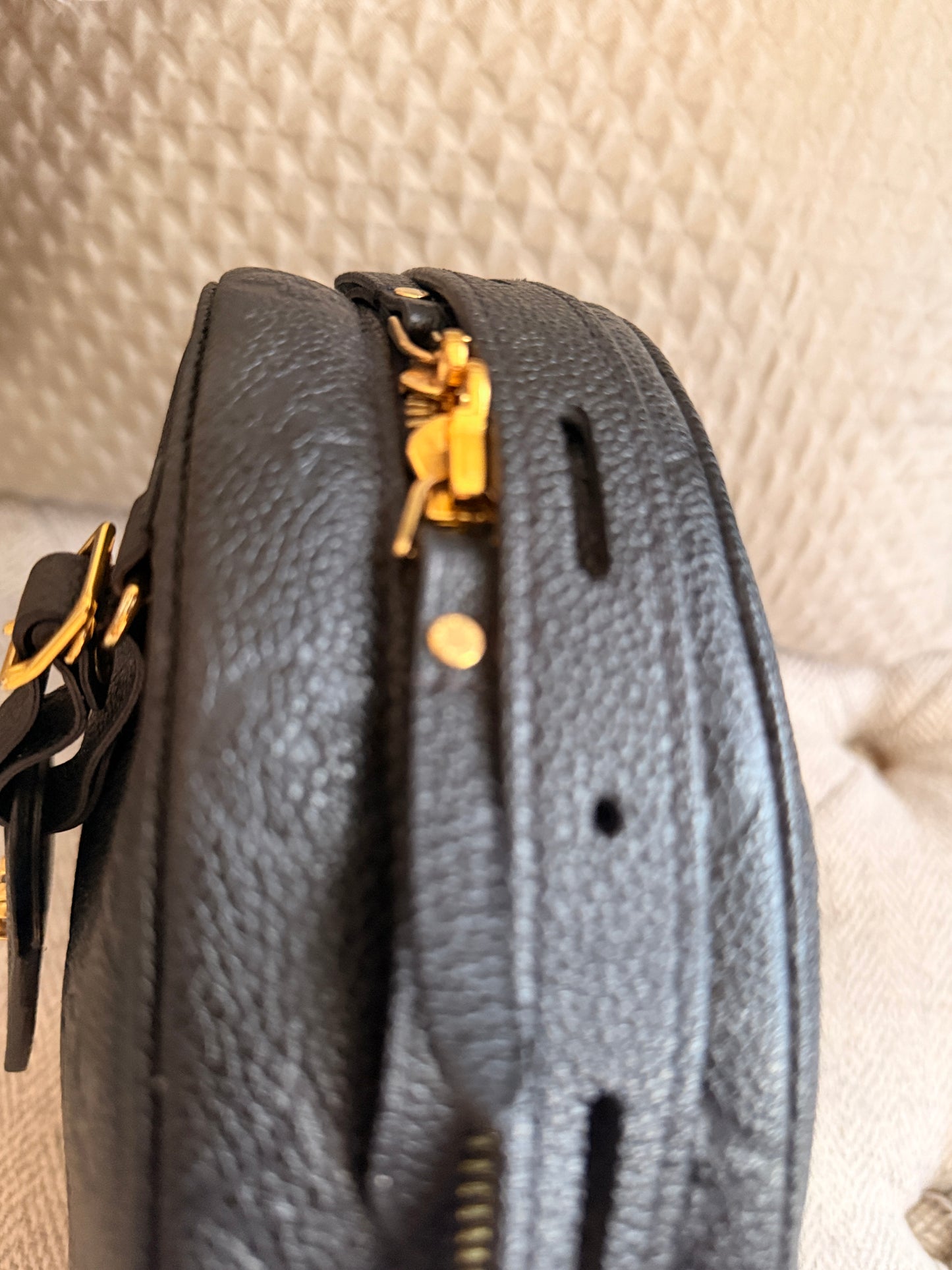 Louis Vuitton Boite Chapeau in Empreinte Noir