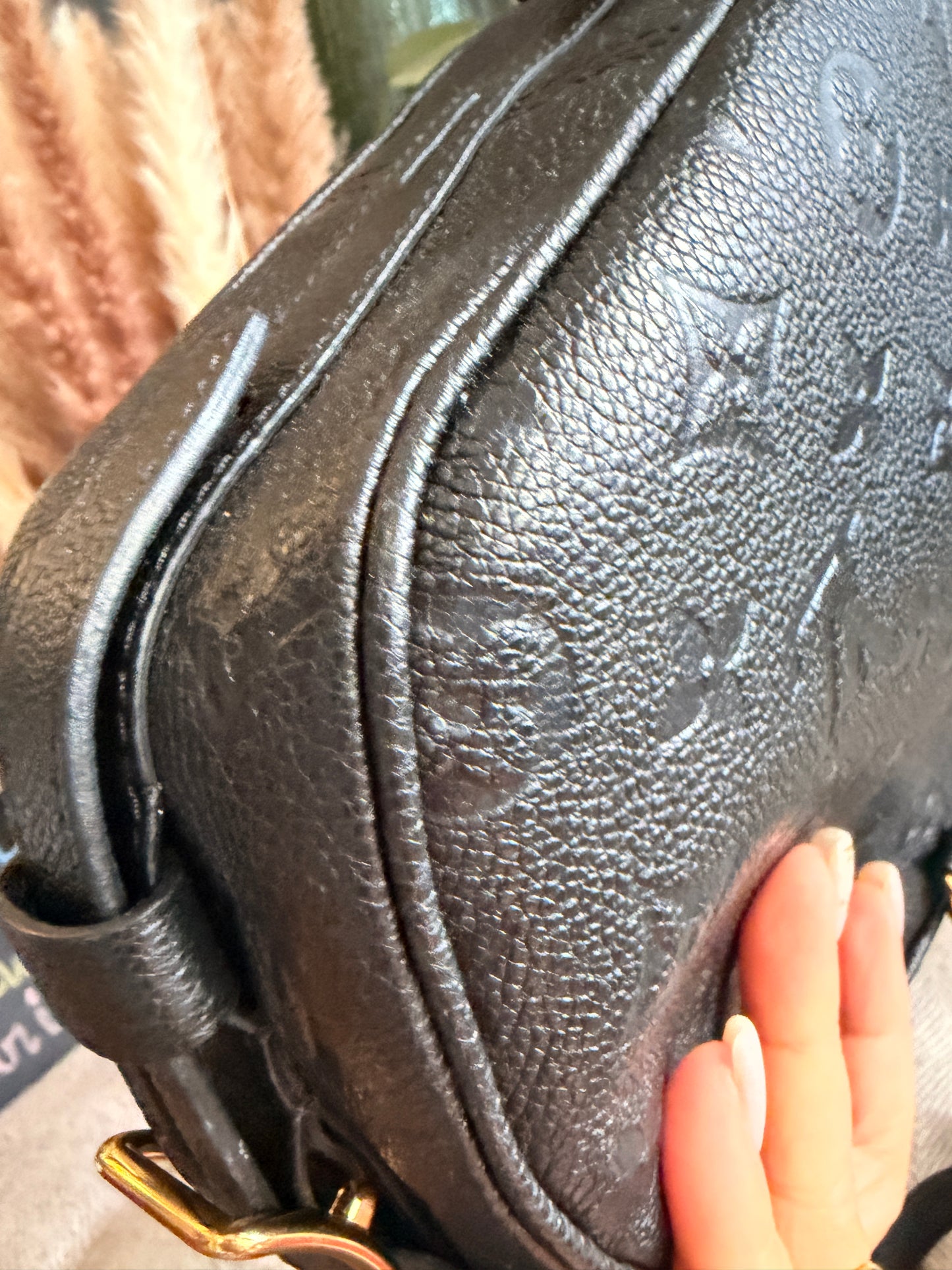 Louis Vuitton Boite Chapeau in Empreinte Noir