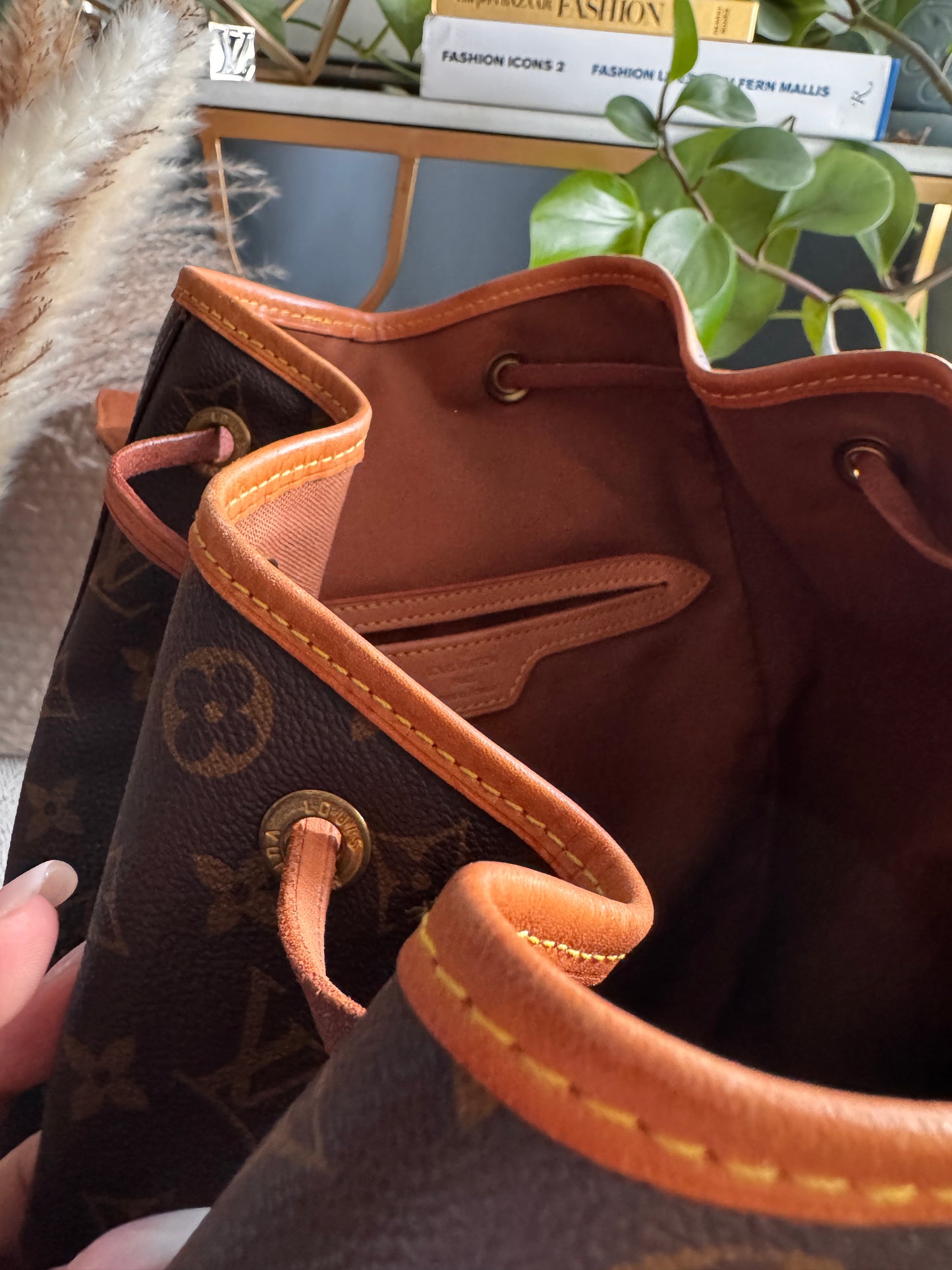 Louis Vuitton Vintage Montsouris GM