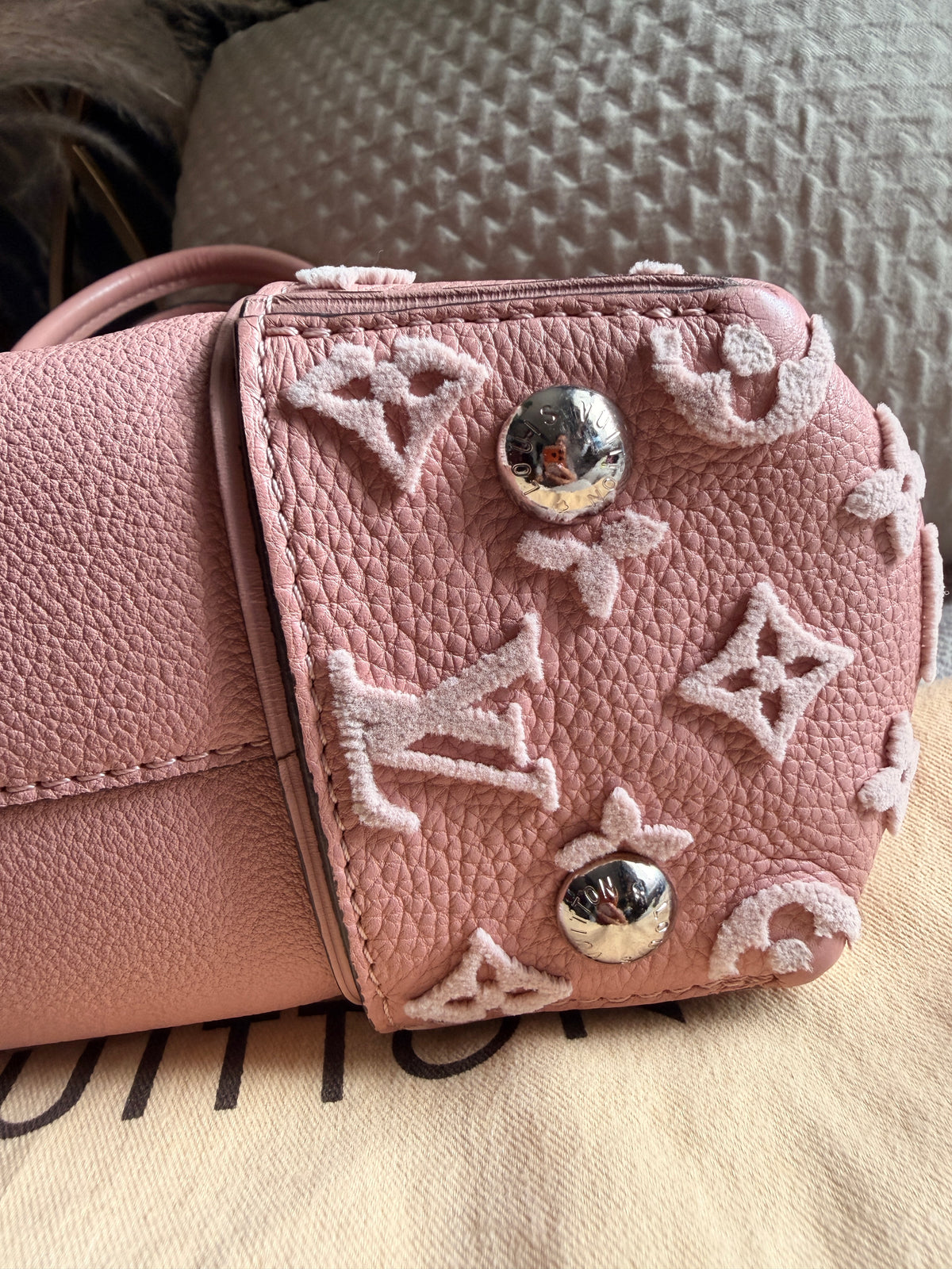 Louis Vuitton W Tote BB