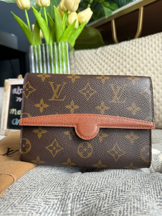 Louis Vuitton Pochette Arche