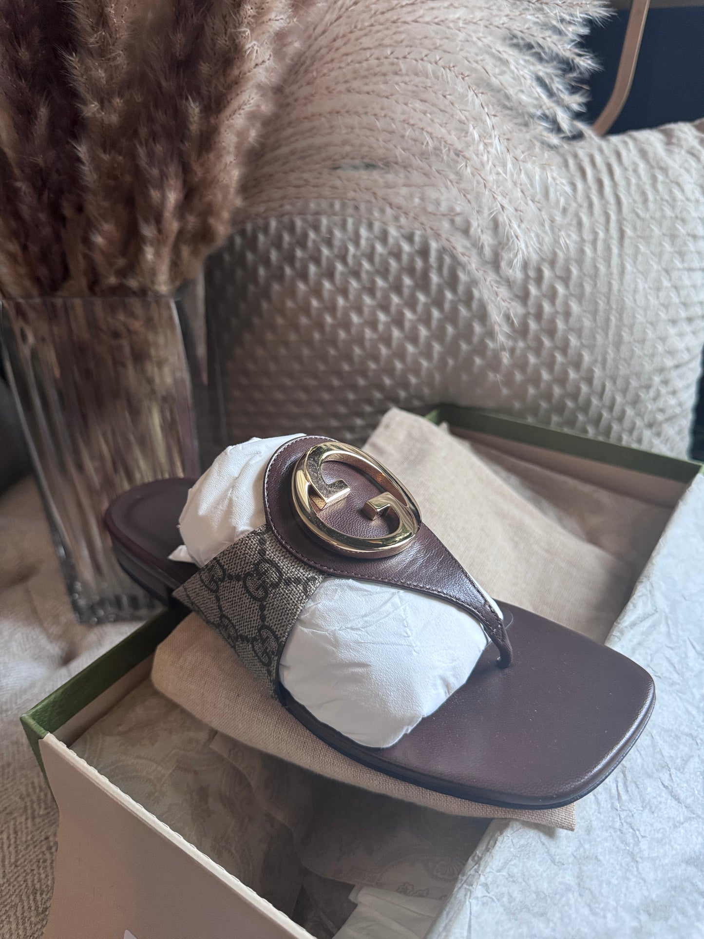 Gucci Blondie Thong Sandals size37