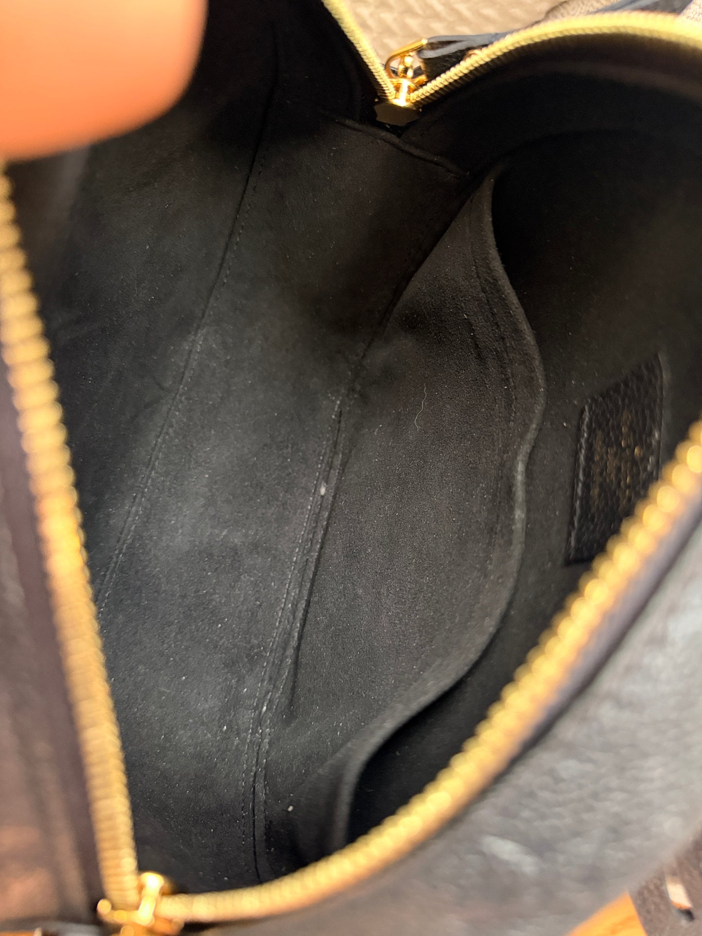Louis Vuitton Boite Chapeau in Empreinte Noir