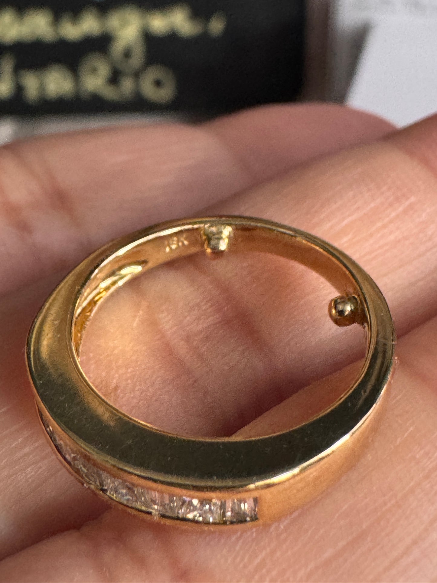18 k Gold Band with Natural Diamonds