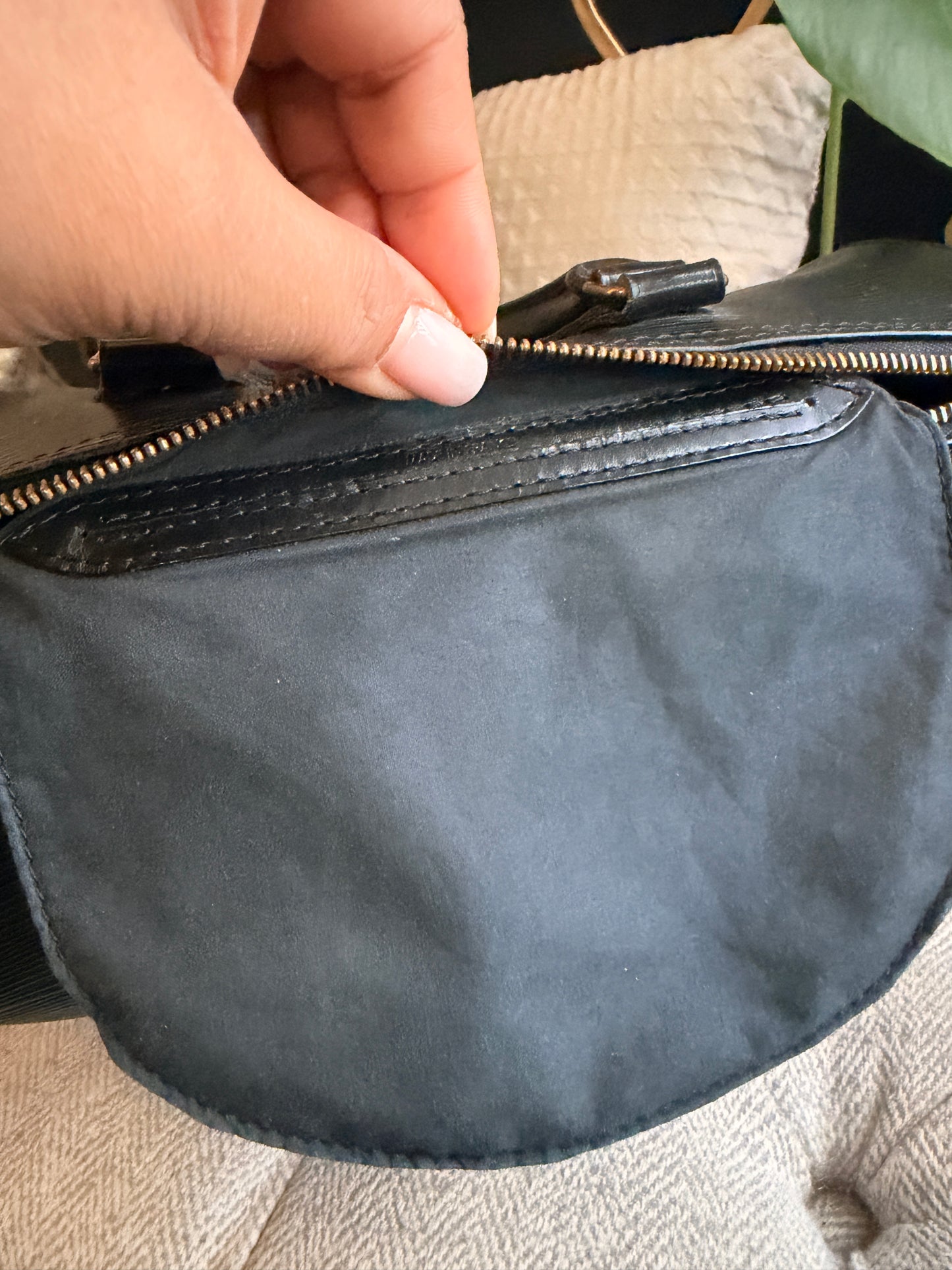 Louis Vuitton Speedy 25 in Epi Noir