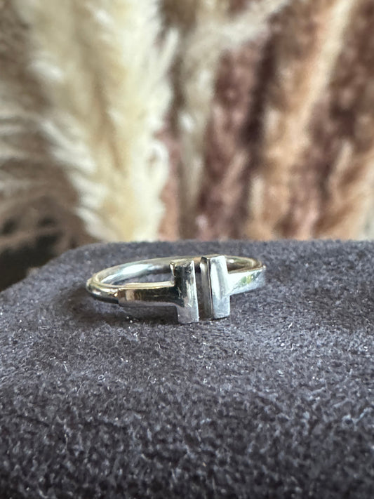 Tiffany&Co T Wire Ring in White Gold sz4.25