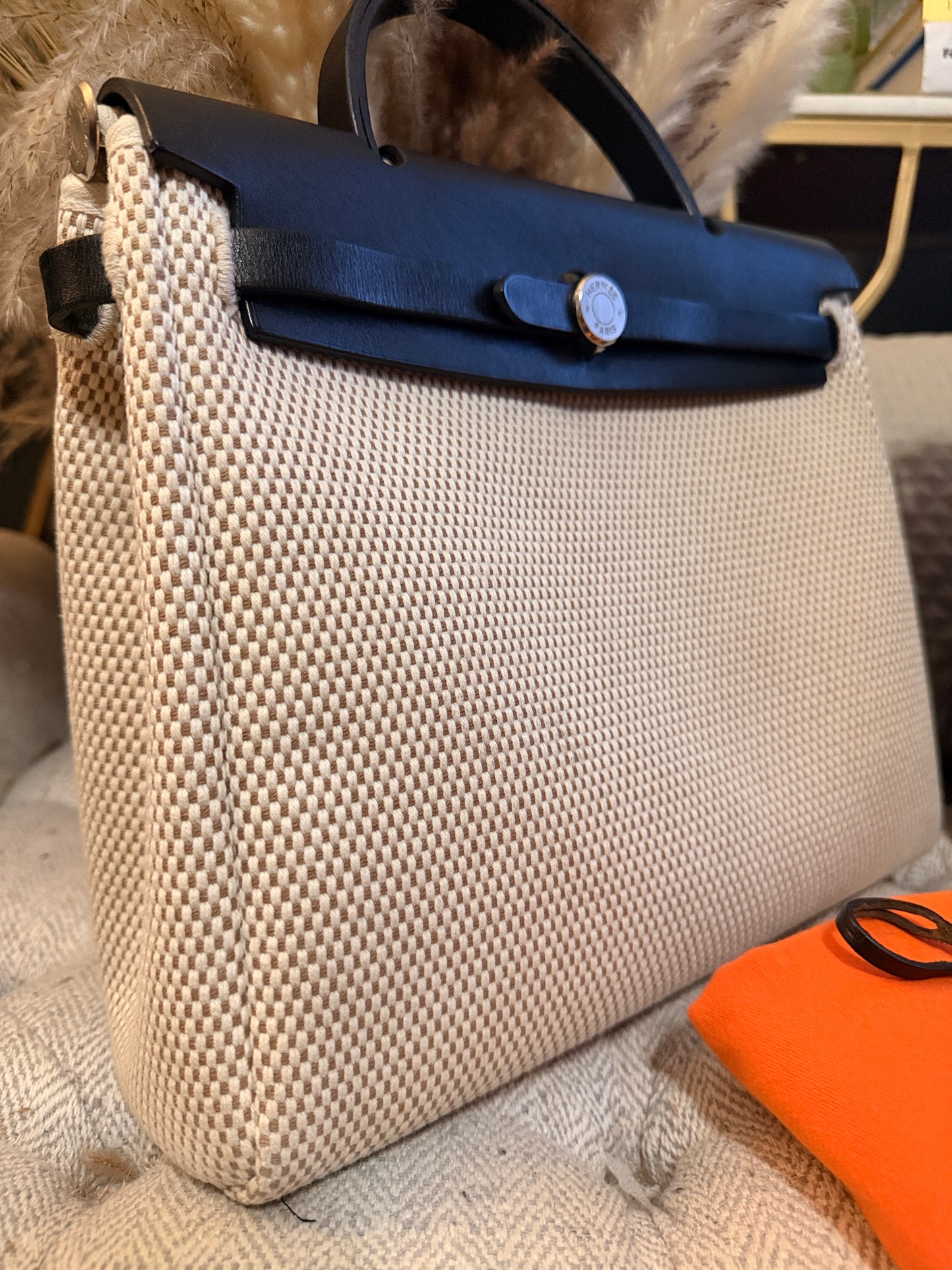 HERMES
Vache Hunter Criss Viking Herbag PM 31 Natural Black with Black Replacement bag