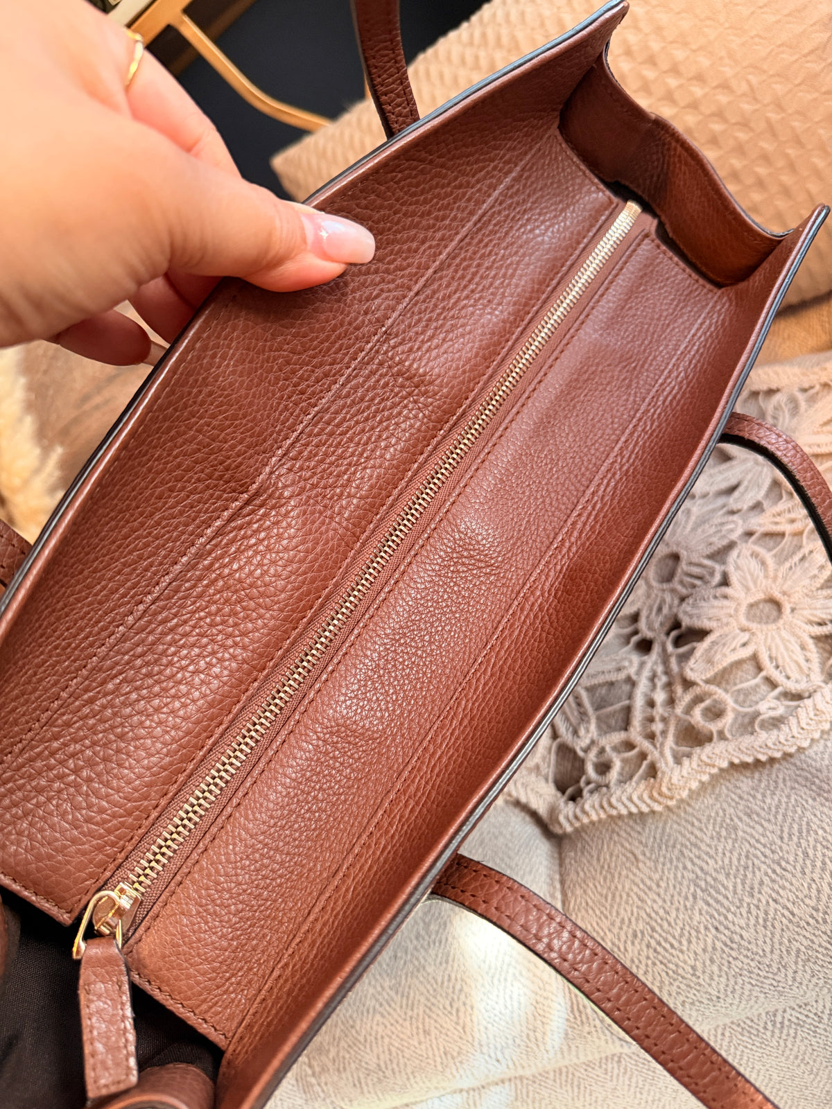 Gucci Leather Interlocking GG Tote
