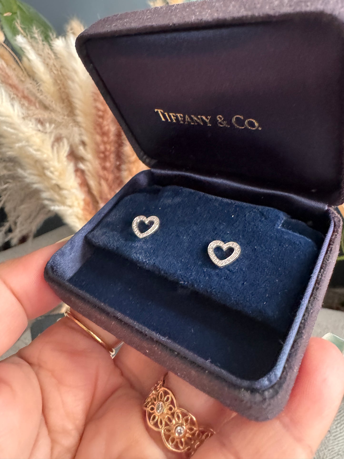 Tiffany&Co 18k White Gold Diamond Heart Earrings