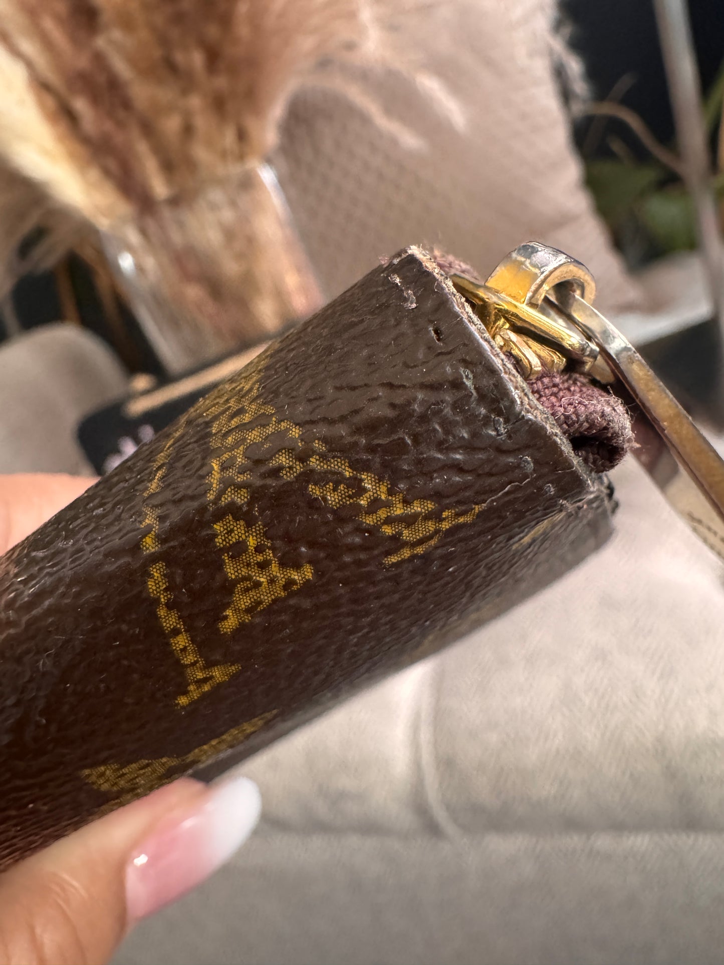 LOUIS VUITTON Zippy Wallet in Monogram