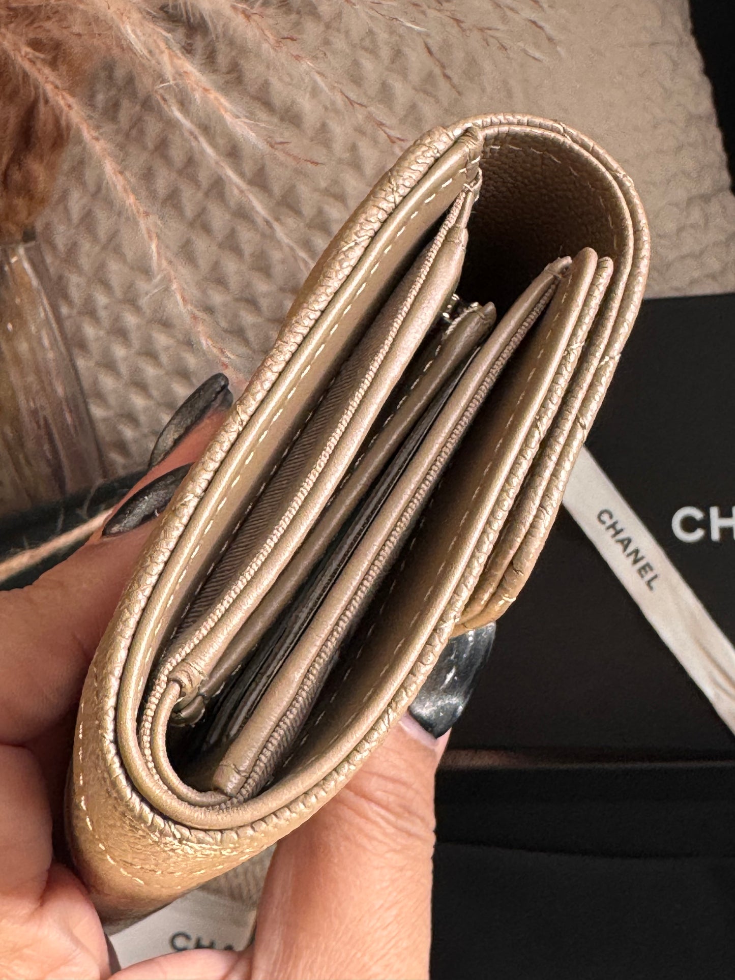 Chanel Medium Portefeuille -NEW in BOX, full inclusions