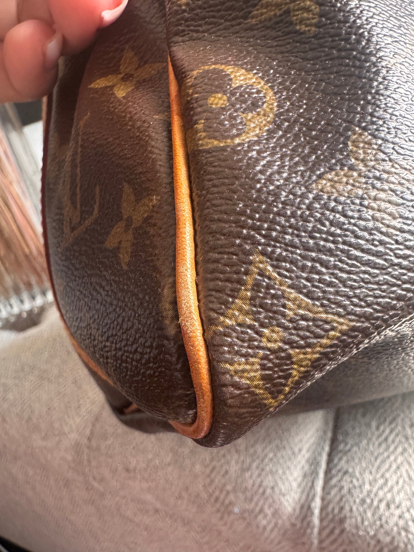 Louis Vuitton Speedy B 25 in monogram
