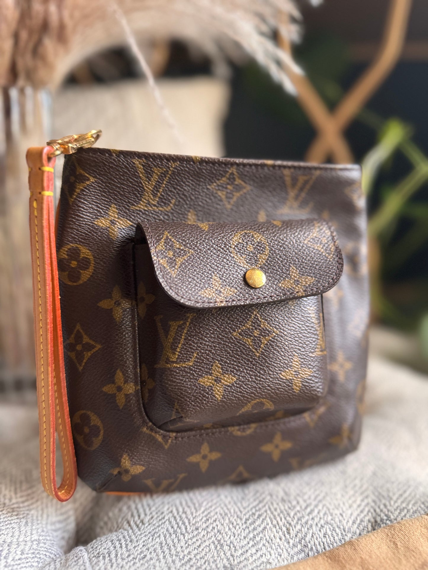 Louis Vuitton Partition Wristlet