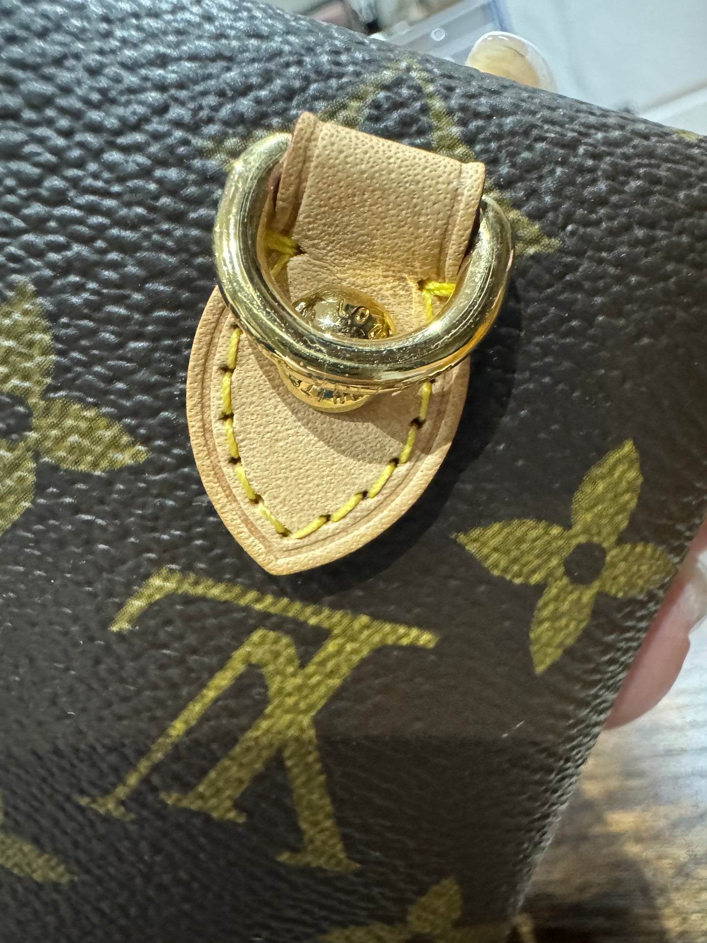 Louis Vuitton Etui Telephone MM