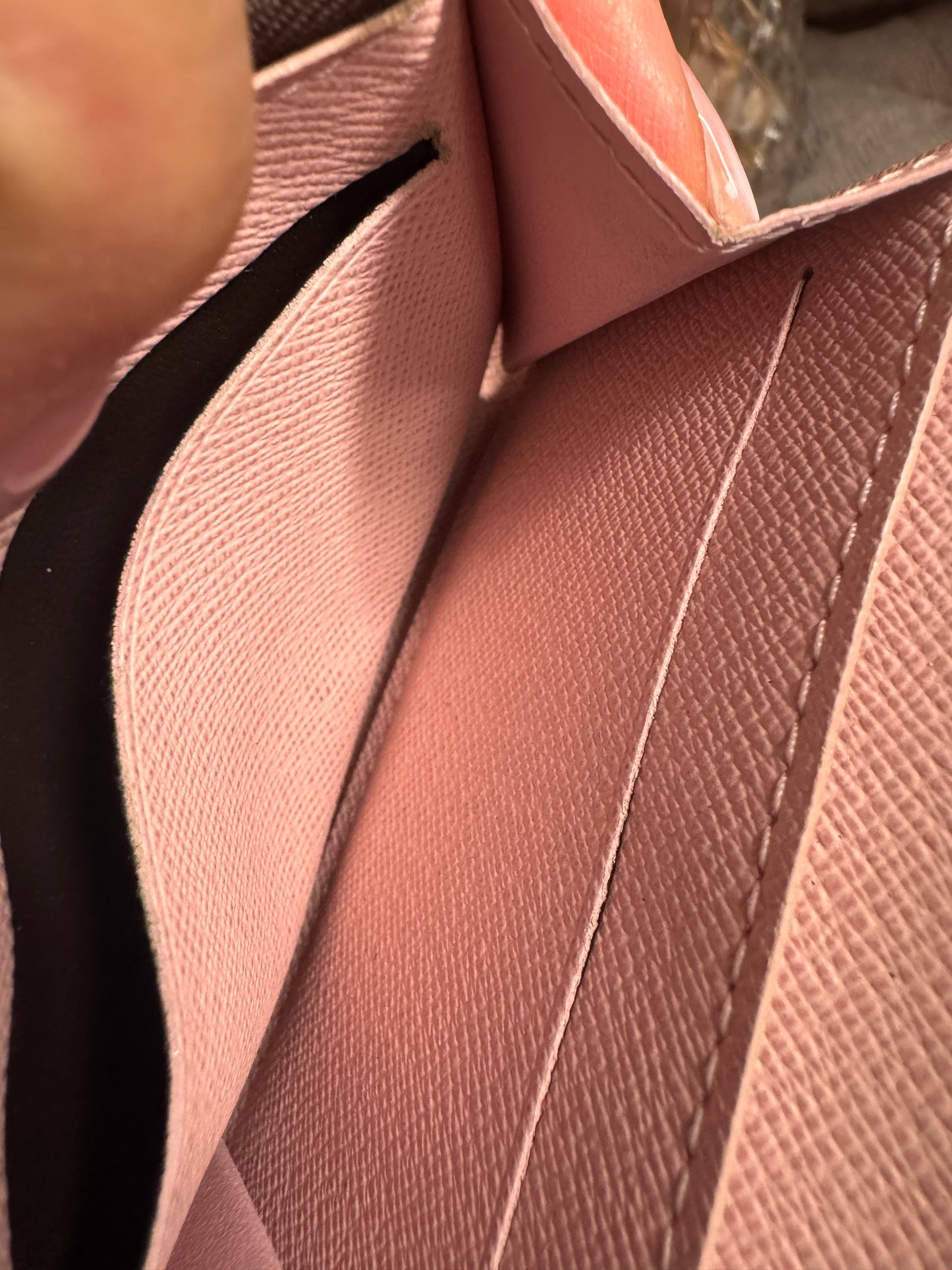 Louis Vuitton Rosalie Wallet in Rose Ballerine