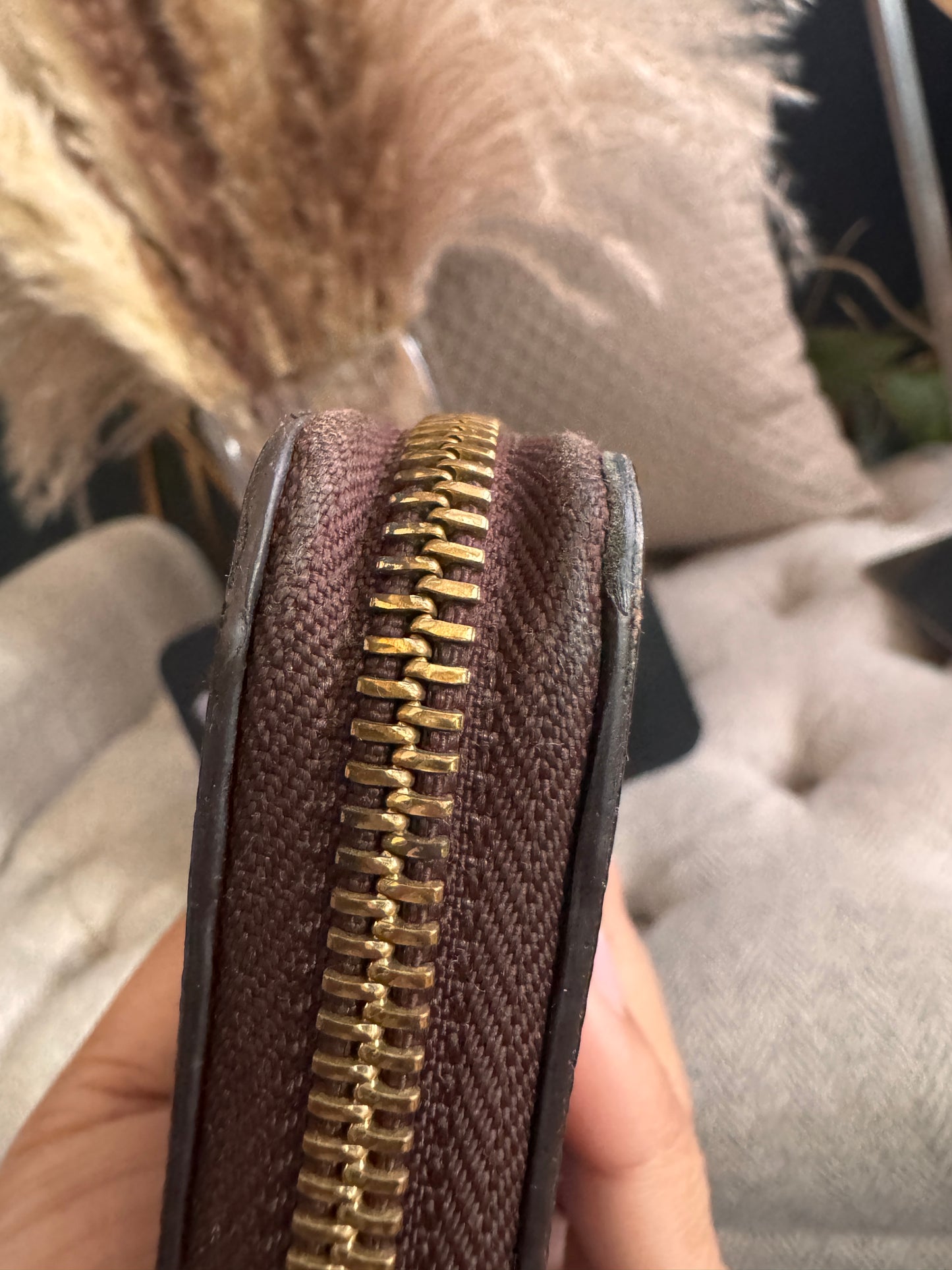 LOUIS VUITTON Zippy Wallet in Monogram