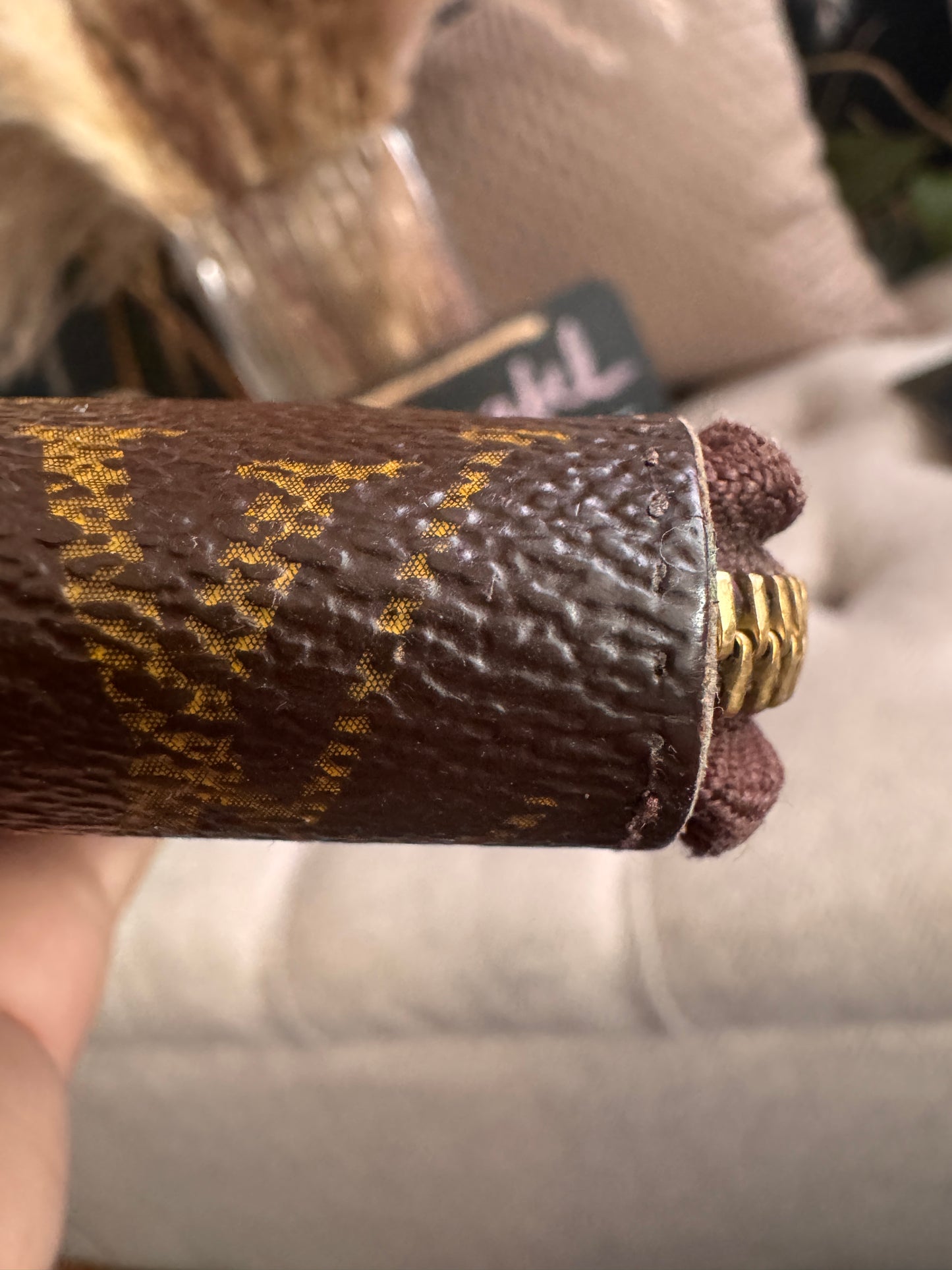 LOUIS VUITTON Zippy Wallet in Monogram