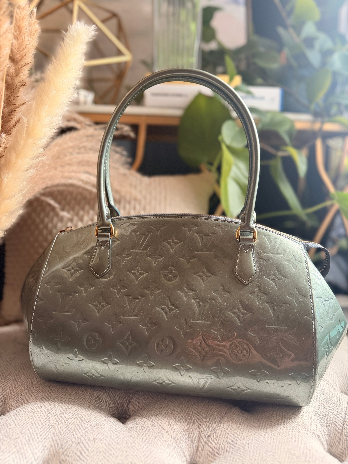 Louis Vuitton Sherwood GM in Givre