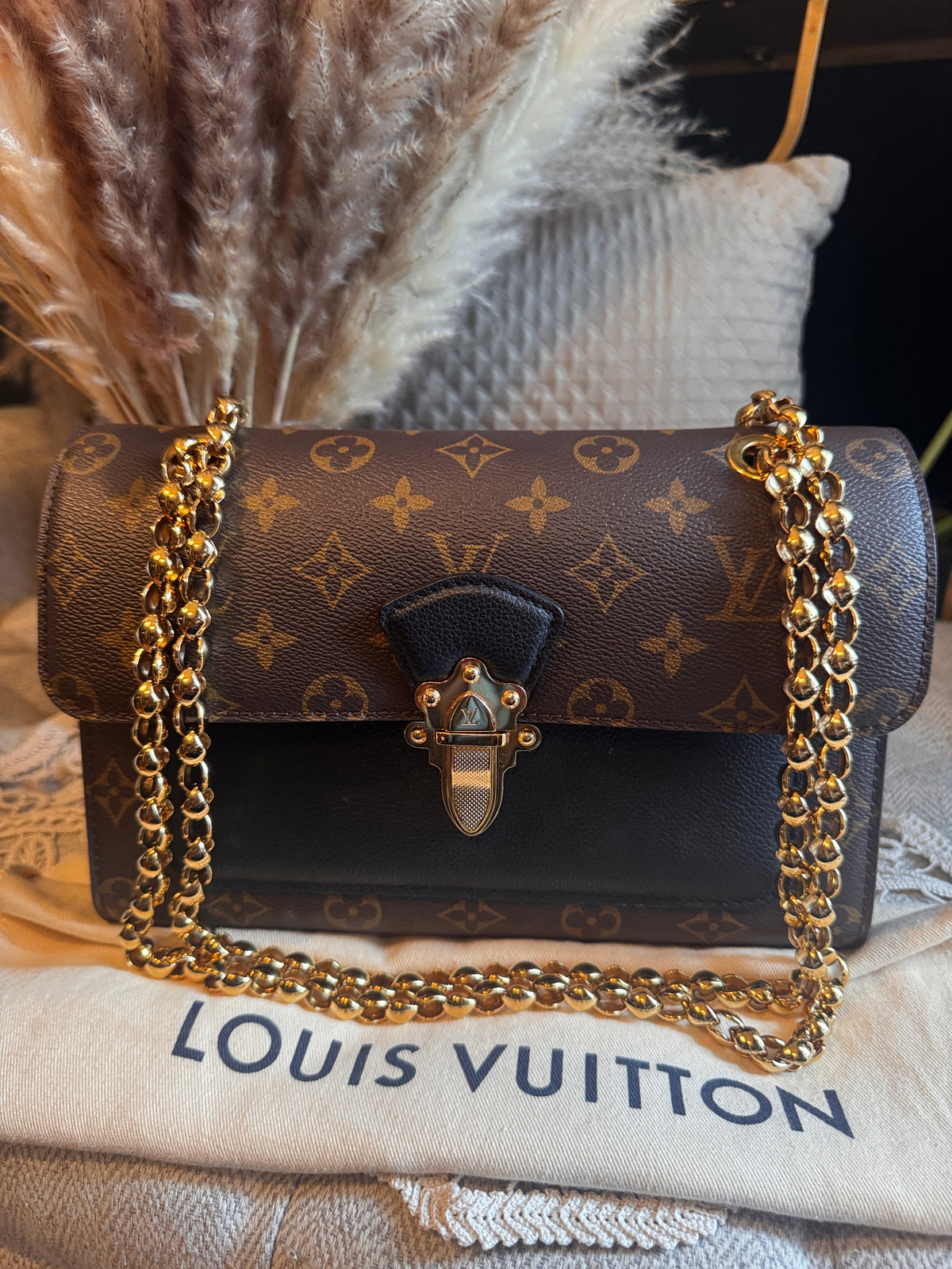 Louis Vuitton Victoire in Monogram and Black Calfskin