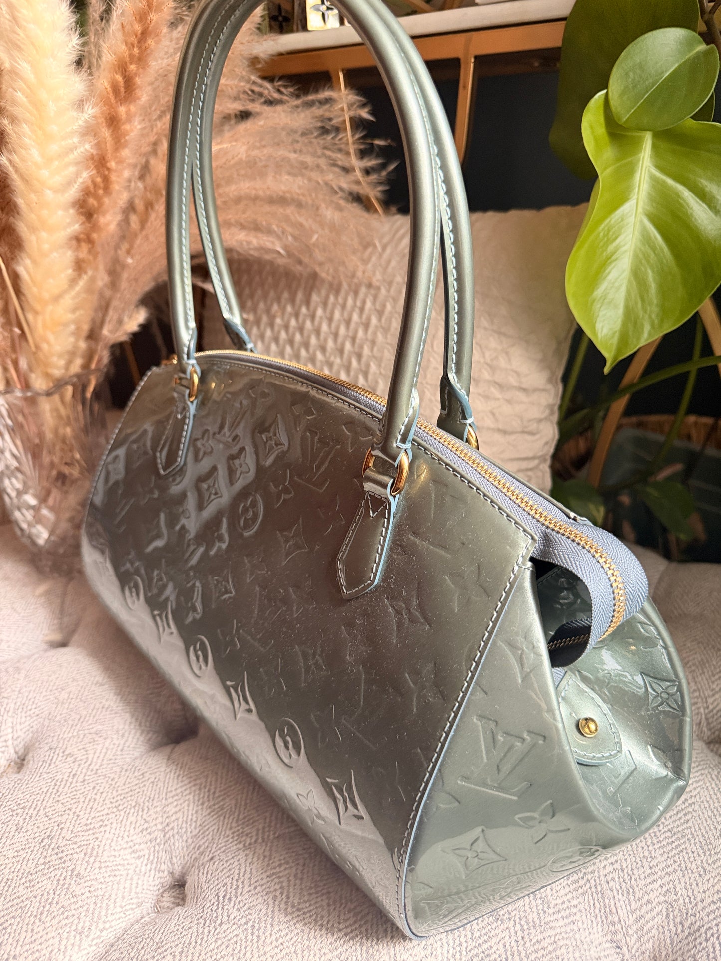 Louis Vuitton Sherwood GM in Givre