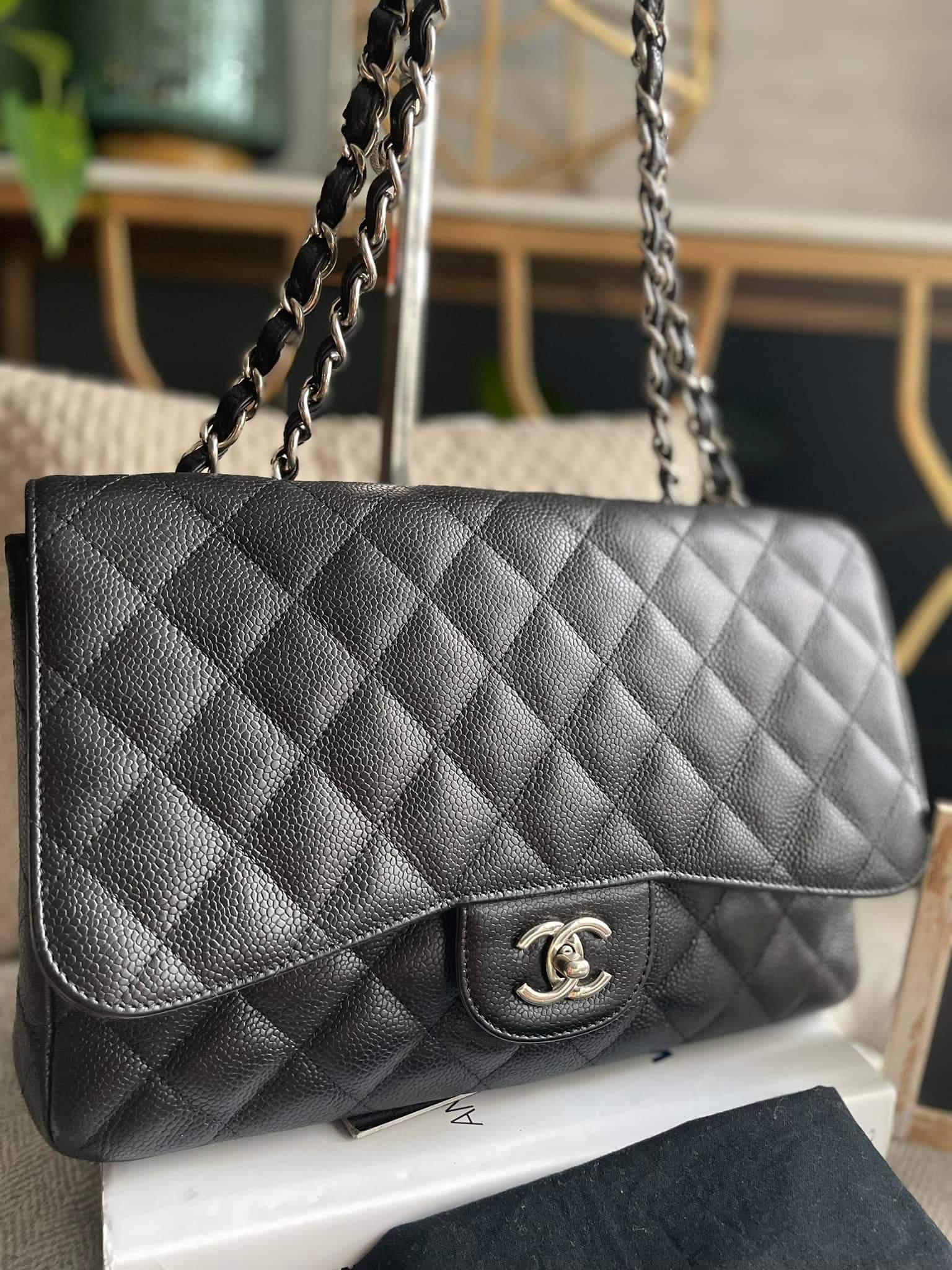 Chanel Vintage White Quilted Caviar Jumbo Classic Single Flap Gold