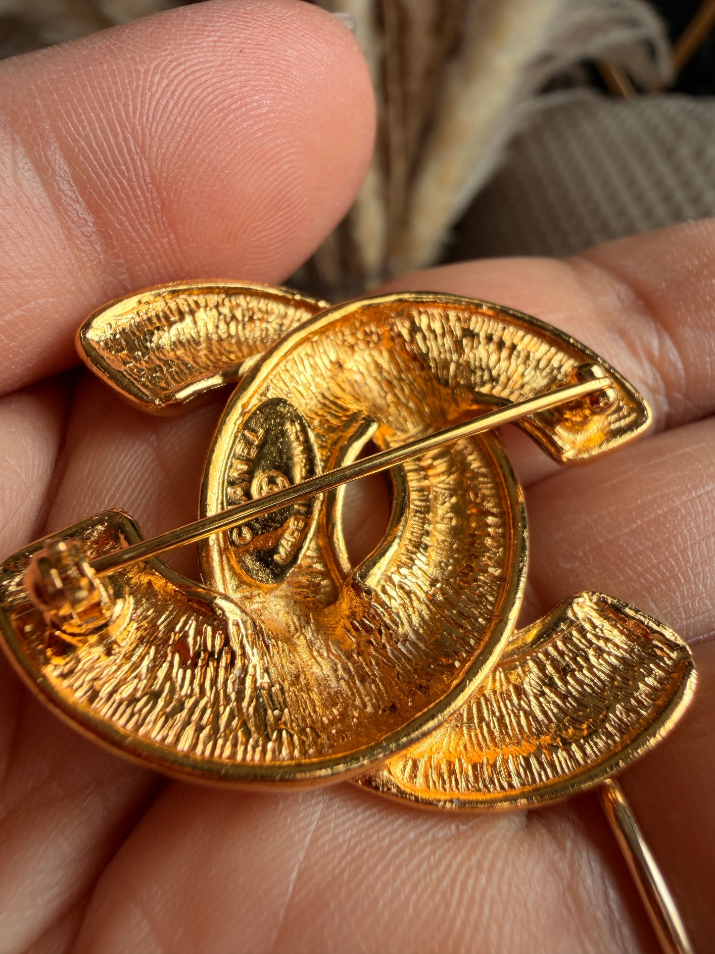 CHANEL Gold Plated CC Logo Matelasse Vintage Pin Brooch