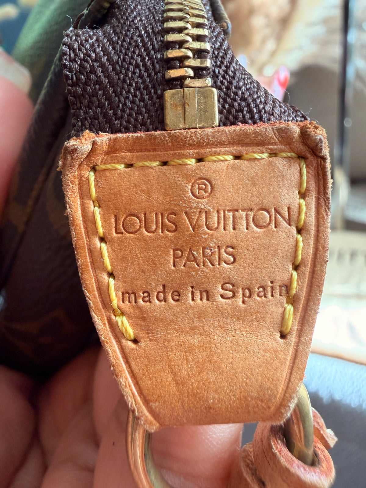 LOUIS VUITTON Pochette Accessoires