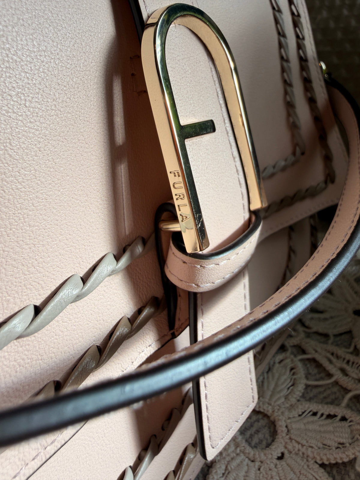 FURLA Blush Pink Leather Shoulder bag/Crossbody